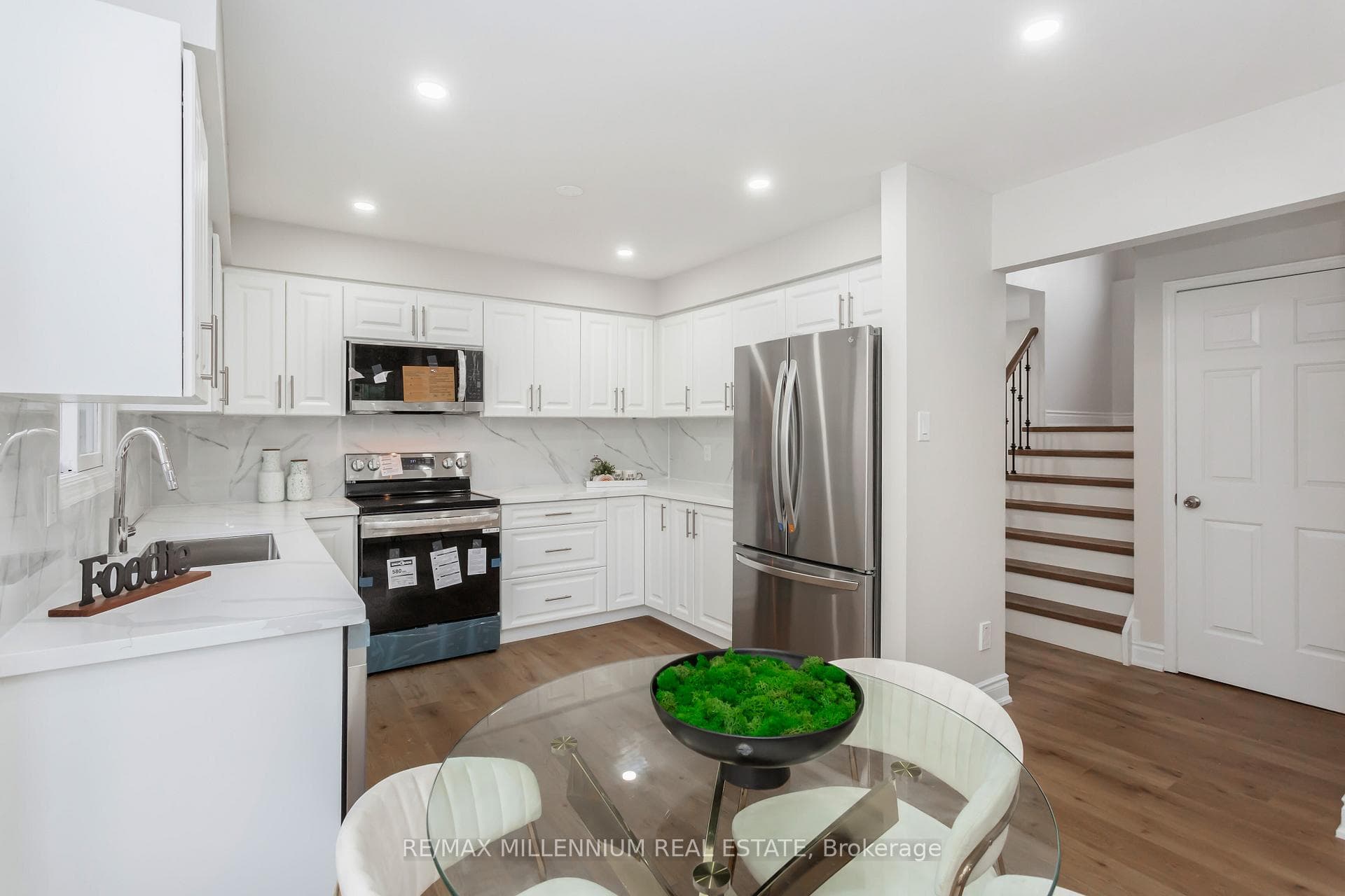 61 Mistywood Drive Unit UPPER photo 8