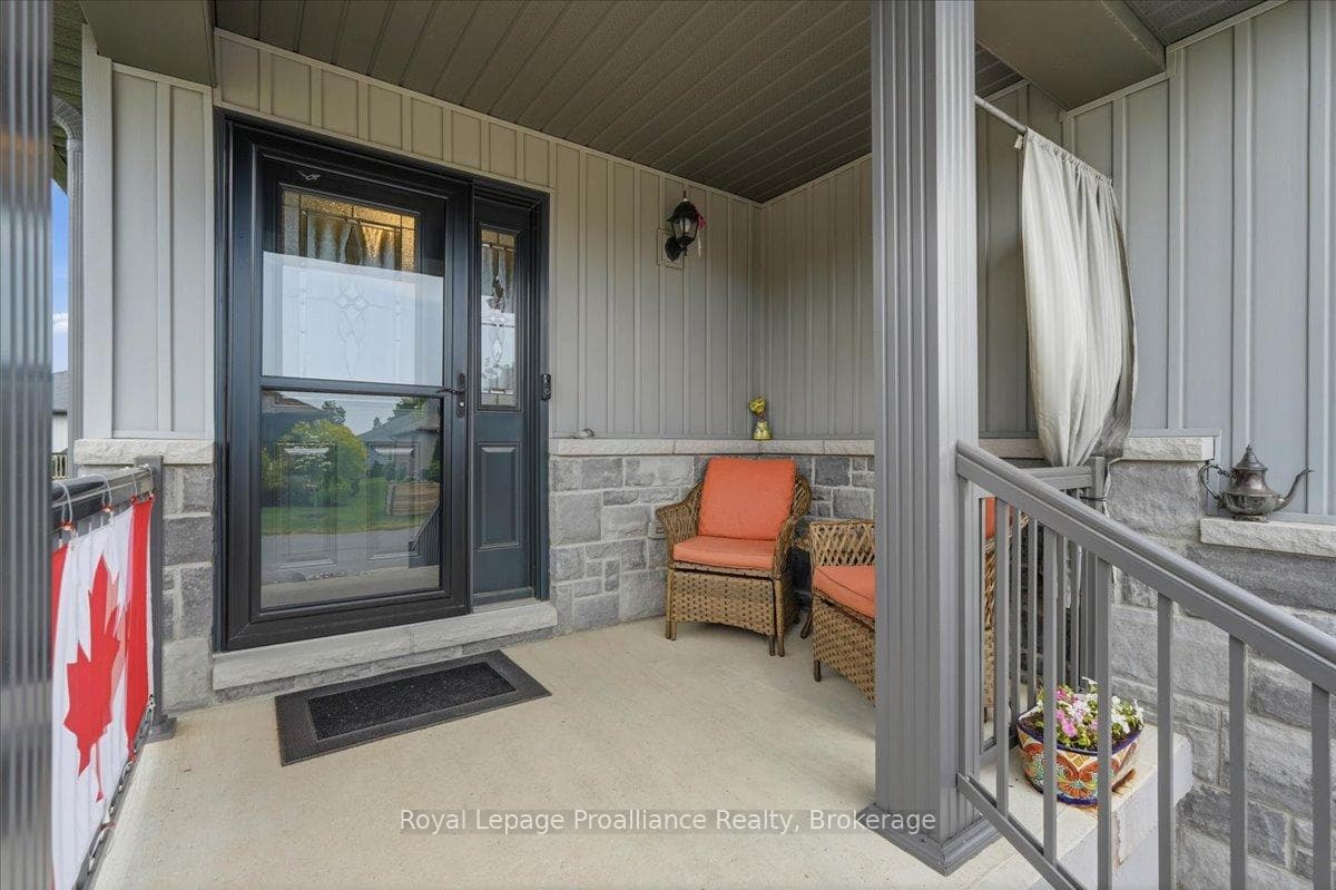 61 Conger Drive photo 3