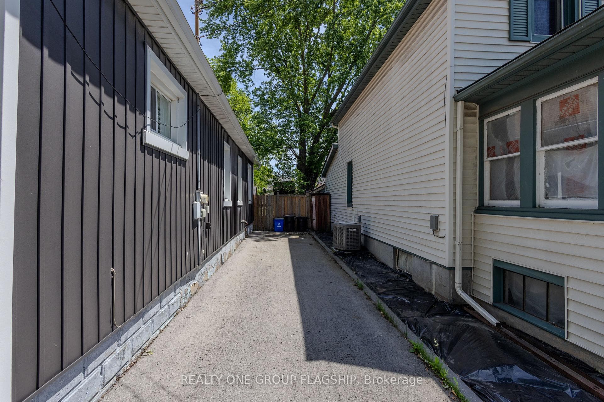 4774 THIRD Avenue photo 6