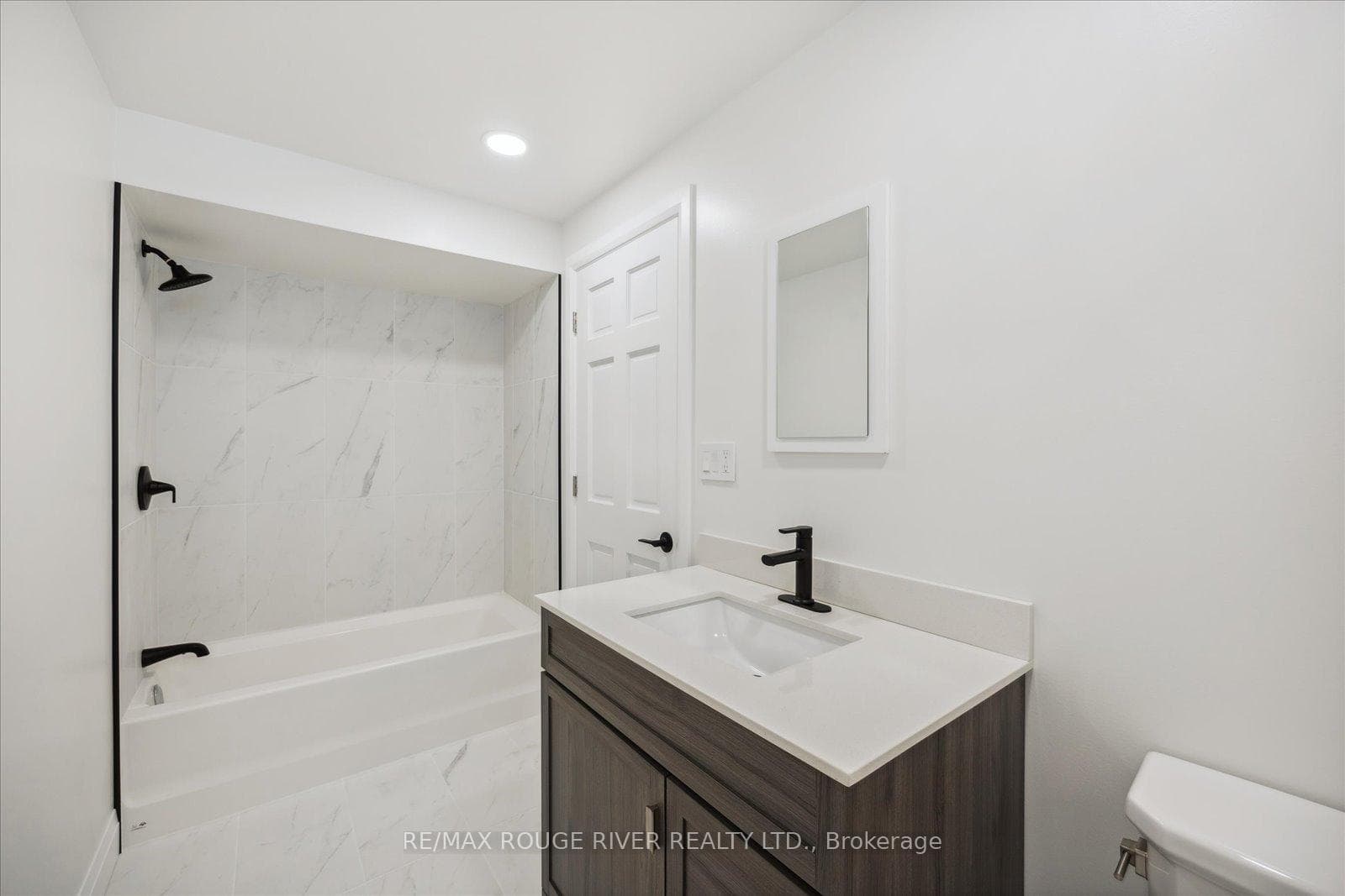 16 Aylesworth Avenue photo 23