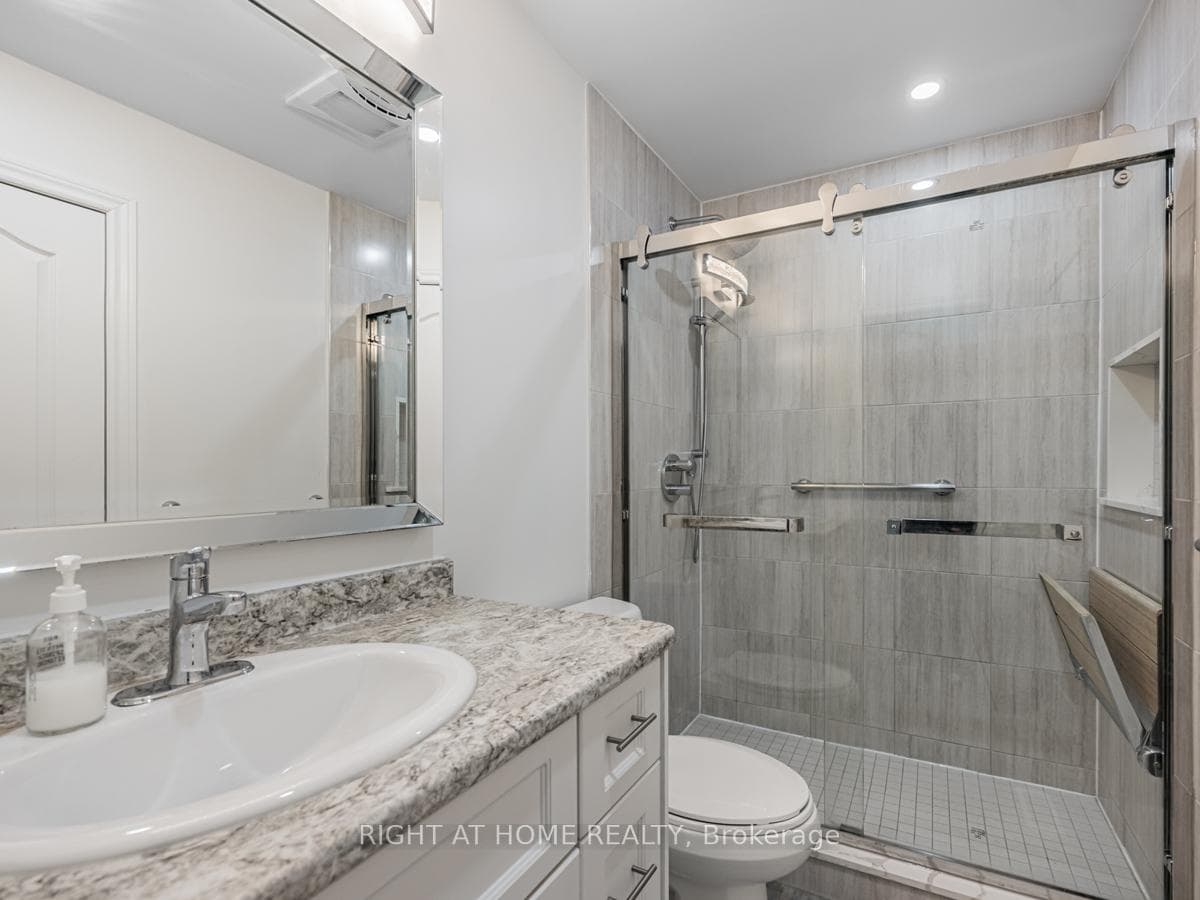 80 Acorn Place Unit 19 photo 26