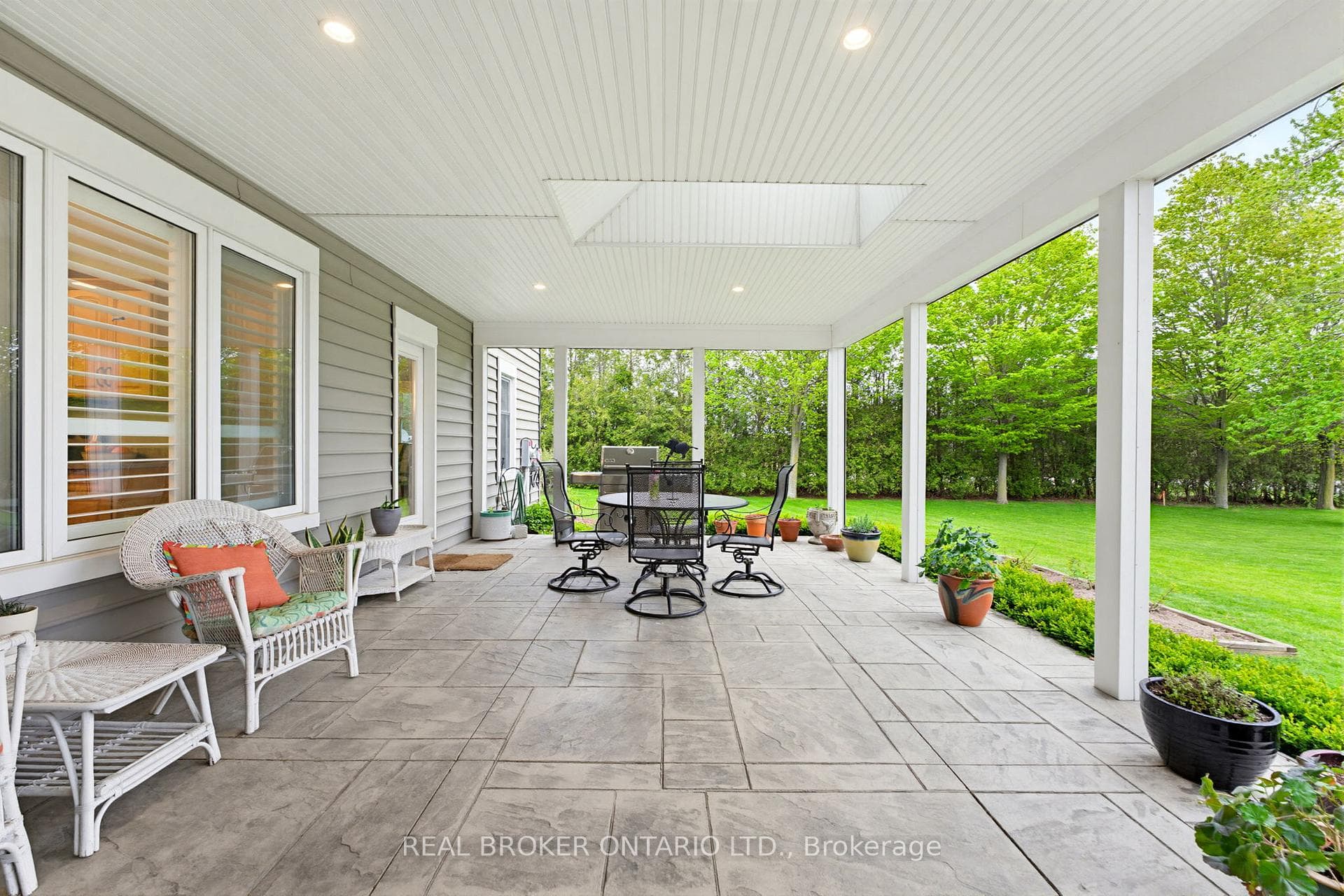 31 Maple Avenue photo 26