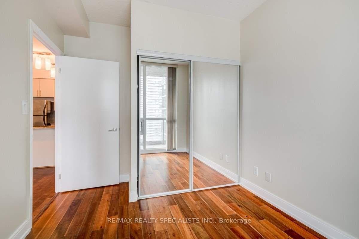 18 Harbour Street Unit 2111 photo 9