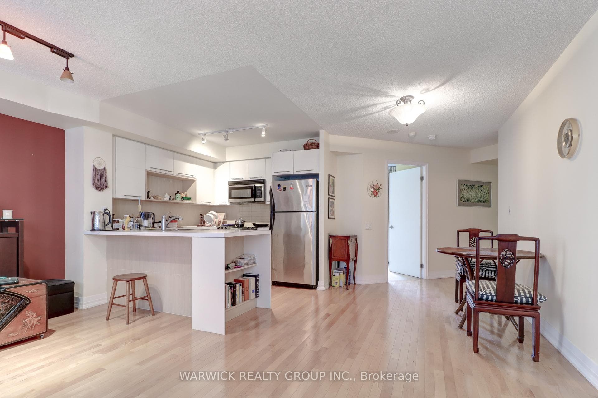 25 Carlton Street Unit 509 photo 12
