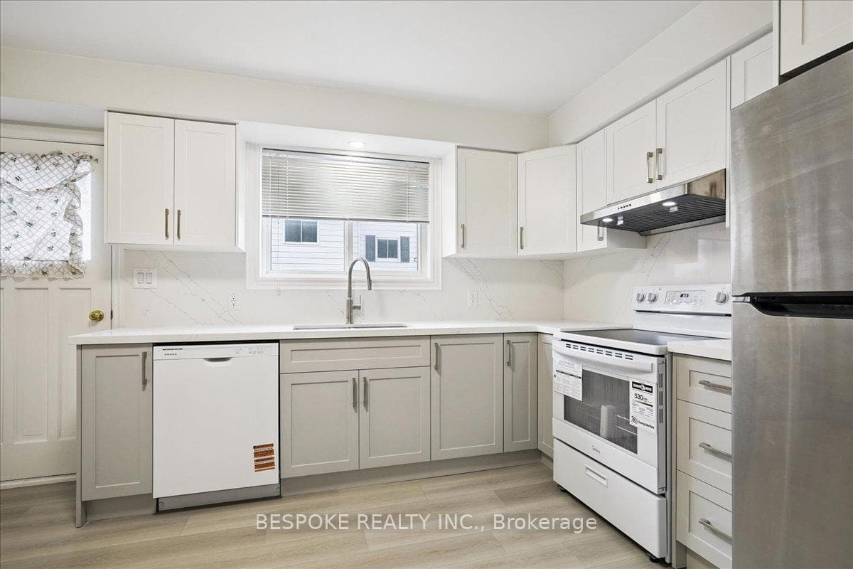 355 Oshawa Boulevard Unit Main photo 9
