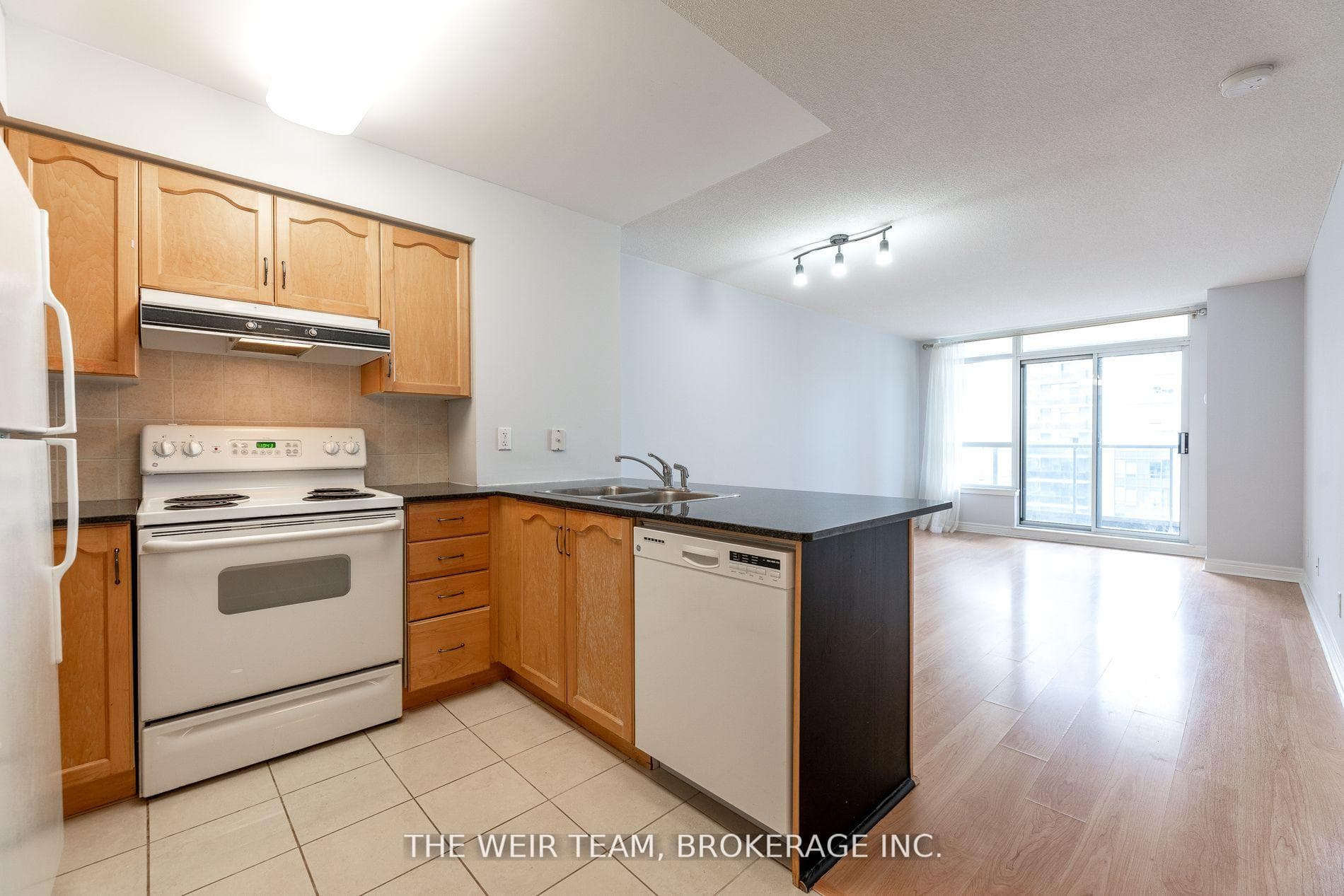 60 Disera Drive Unit 608 photo 2