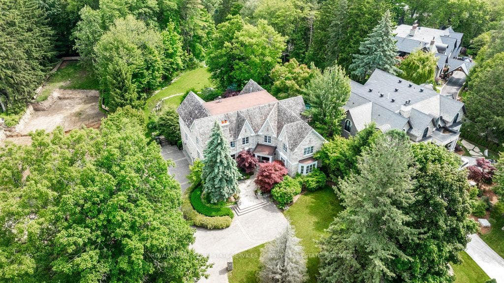 1257 Tecumseh Park Drive photo 4