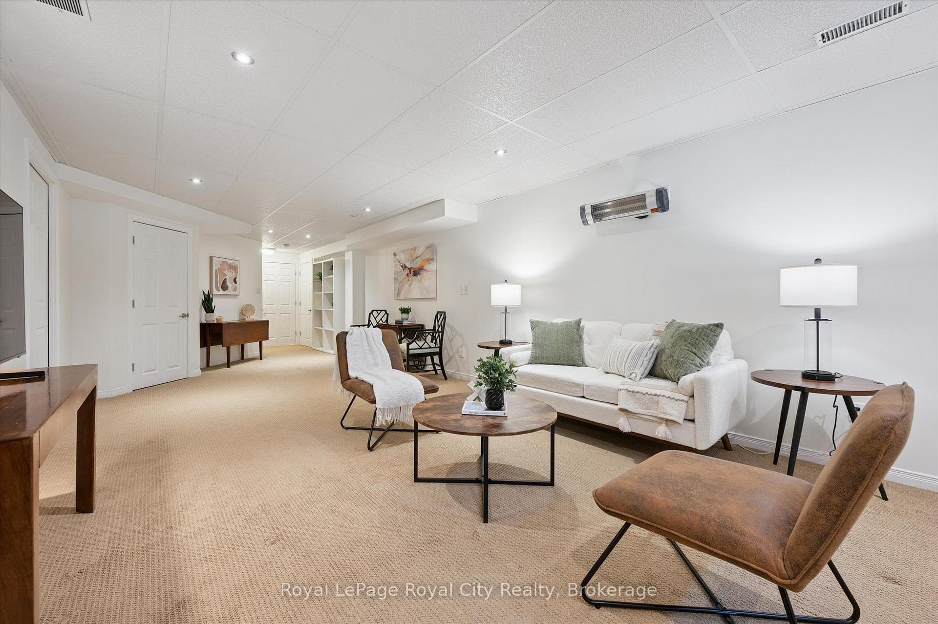92 Marsh Crescent photo 38