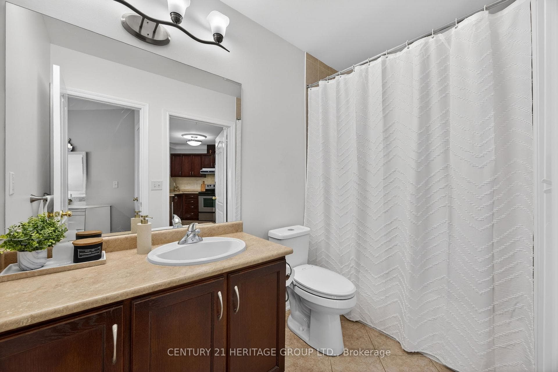 112 Simcoe Road Unit 214 photo 6