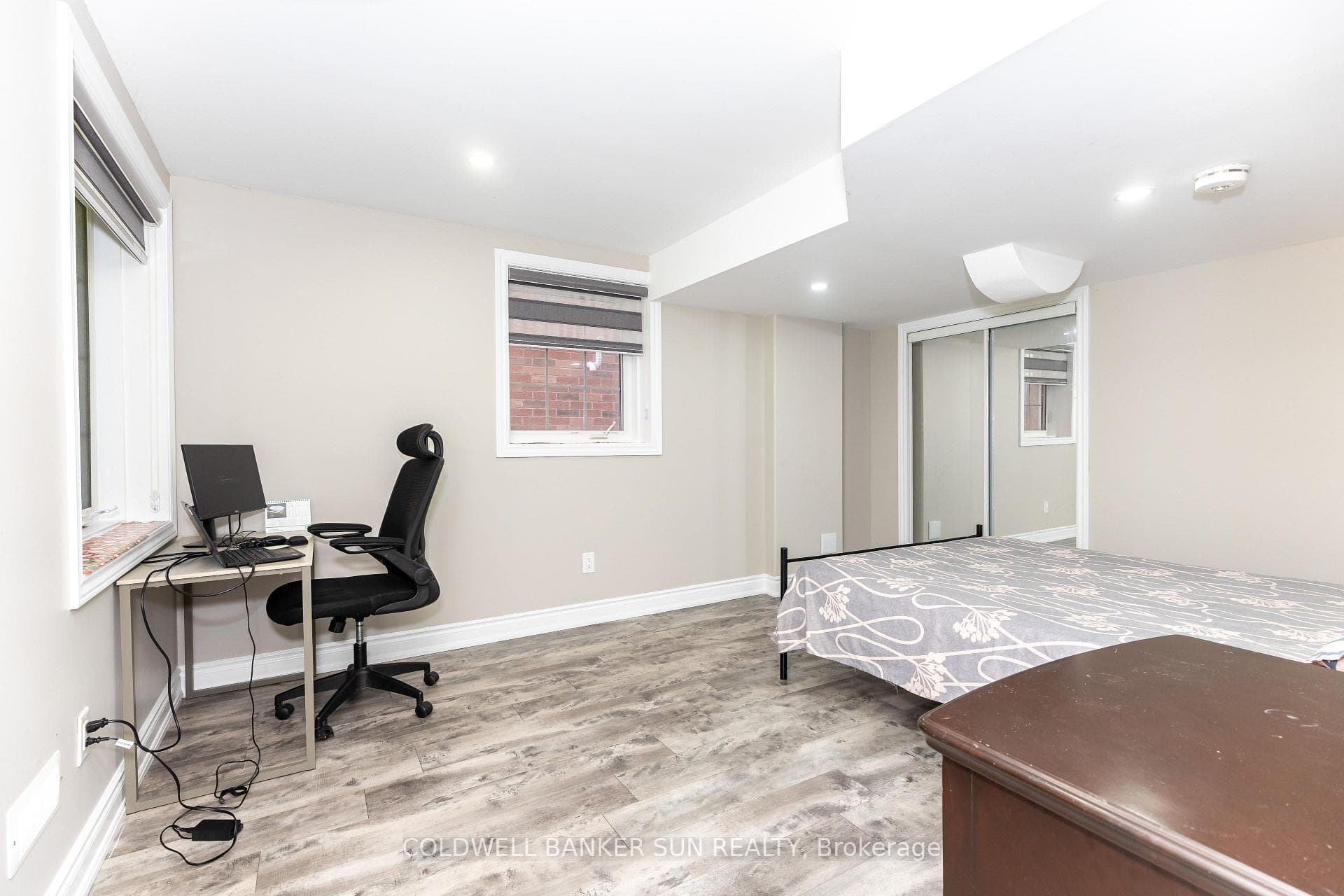 48 Hanbury Crescent photo 39