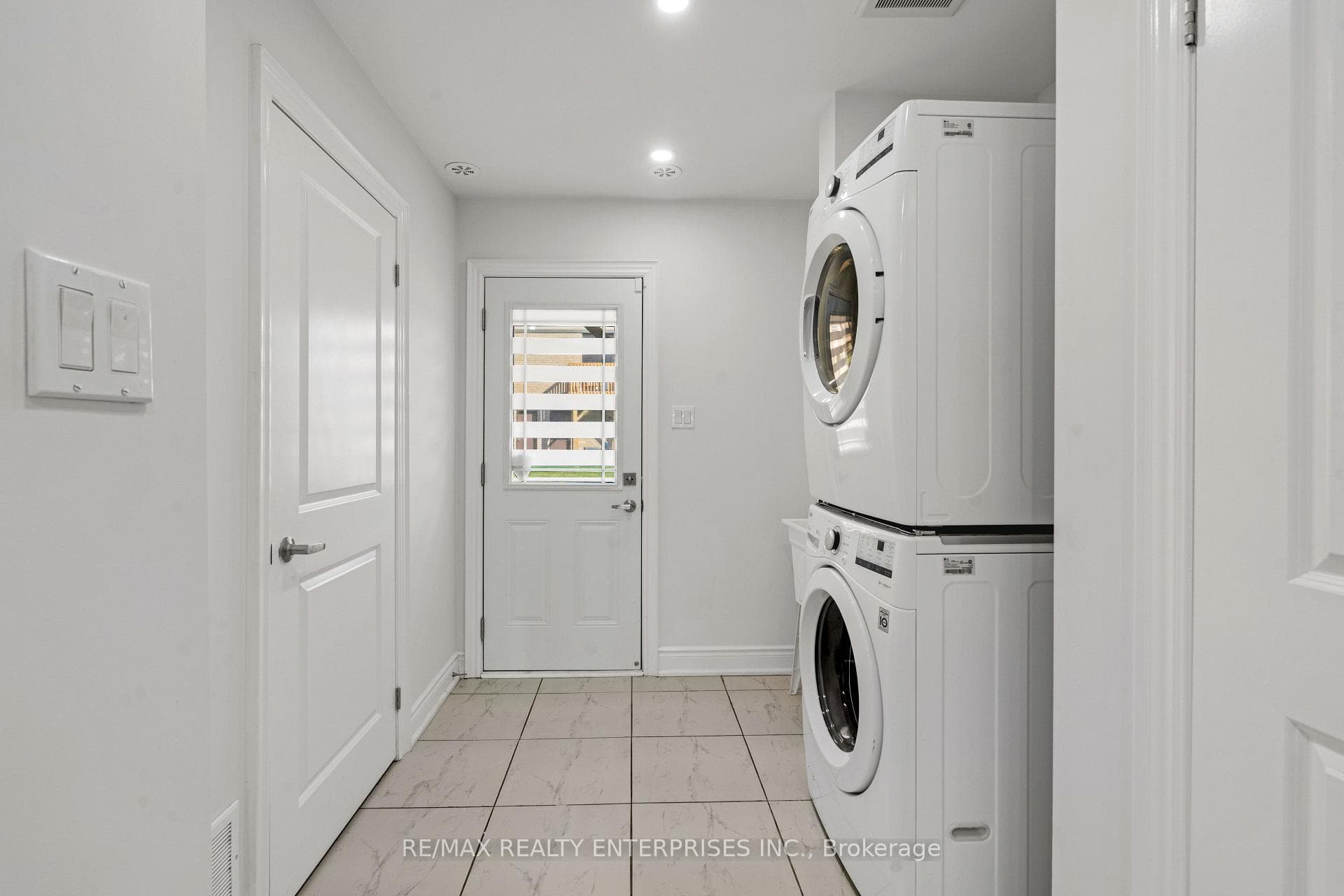 57 Baskett Street photo 25