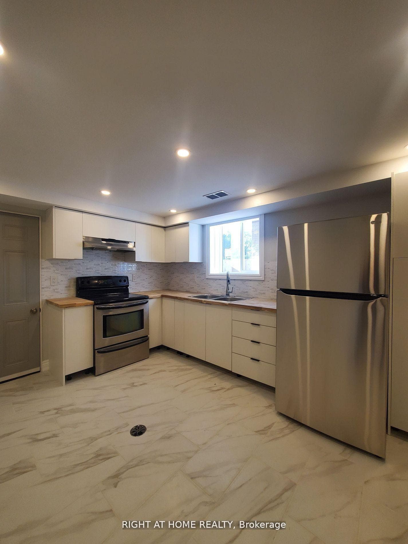 214 Kenilworth Avenue Unit Basement photo 18