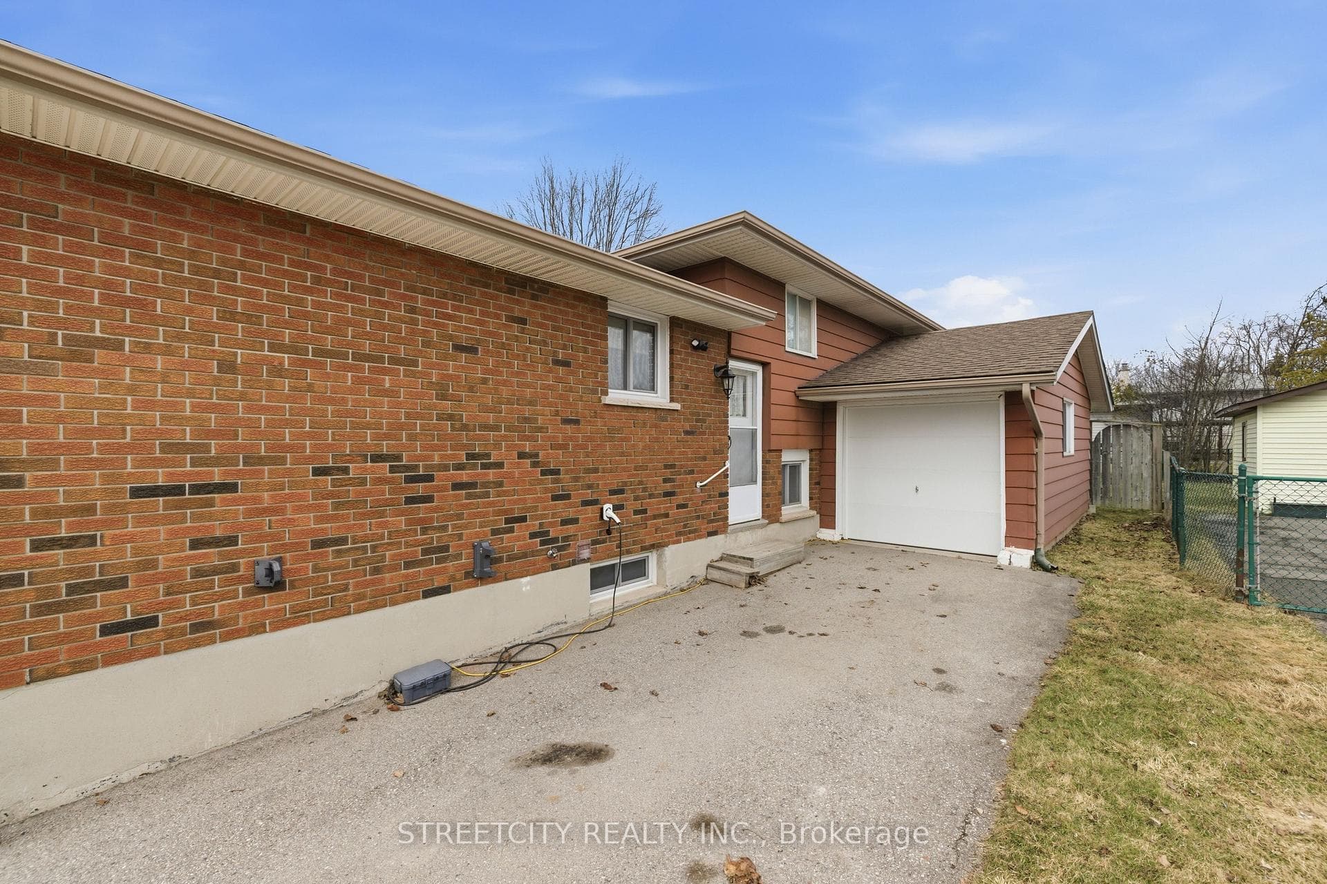 14 Nicholas Crescent photo 40