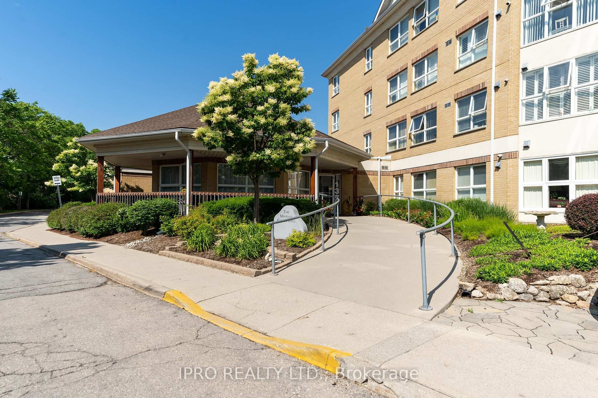 137 Martin Street Unit 202 photo 1