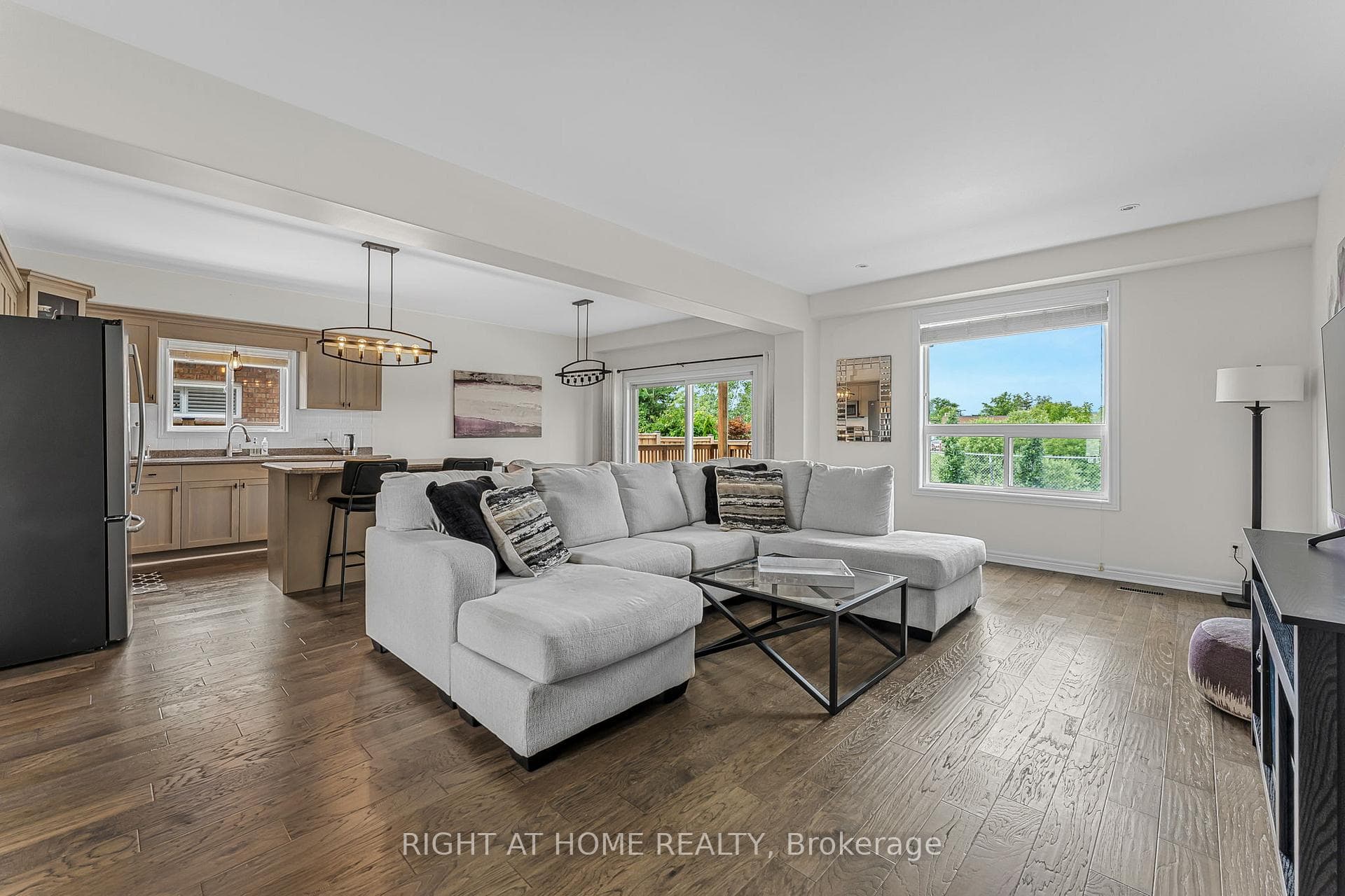80 Loretta Drive photo 8