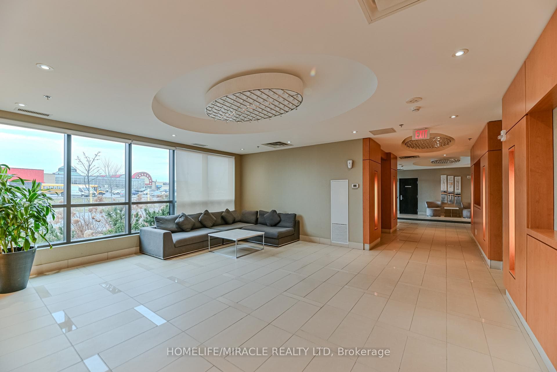 840 Queens Plate Drive Unit 1412 photo 3