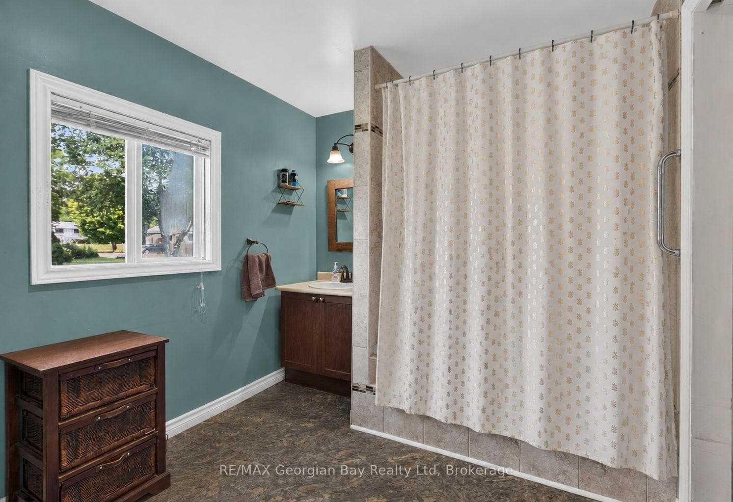 676 3rd Avenue photo 11