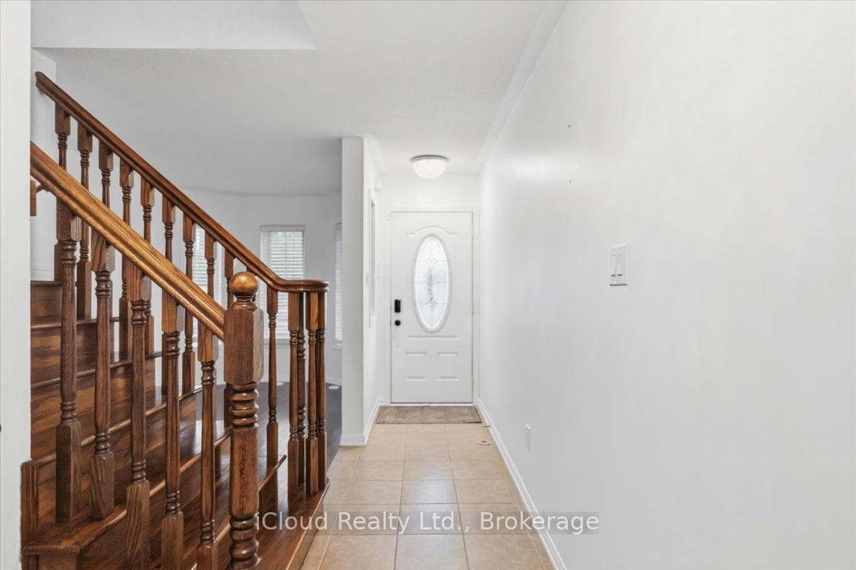 270 Whetham Heights photo 8