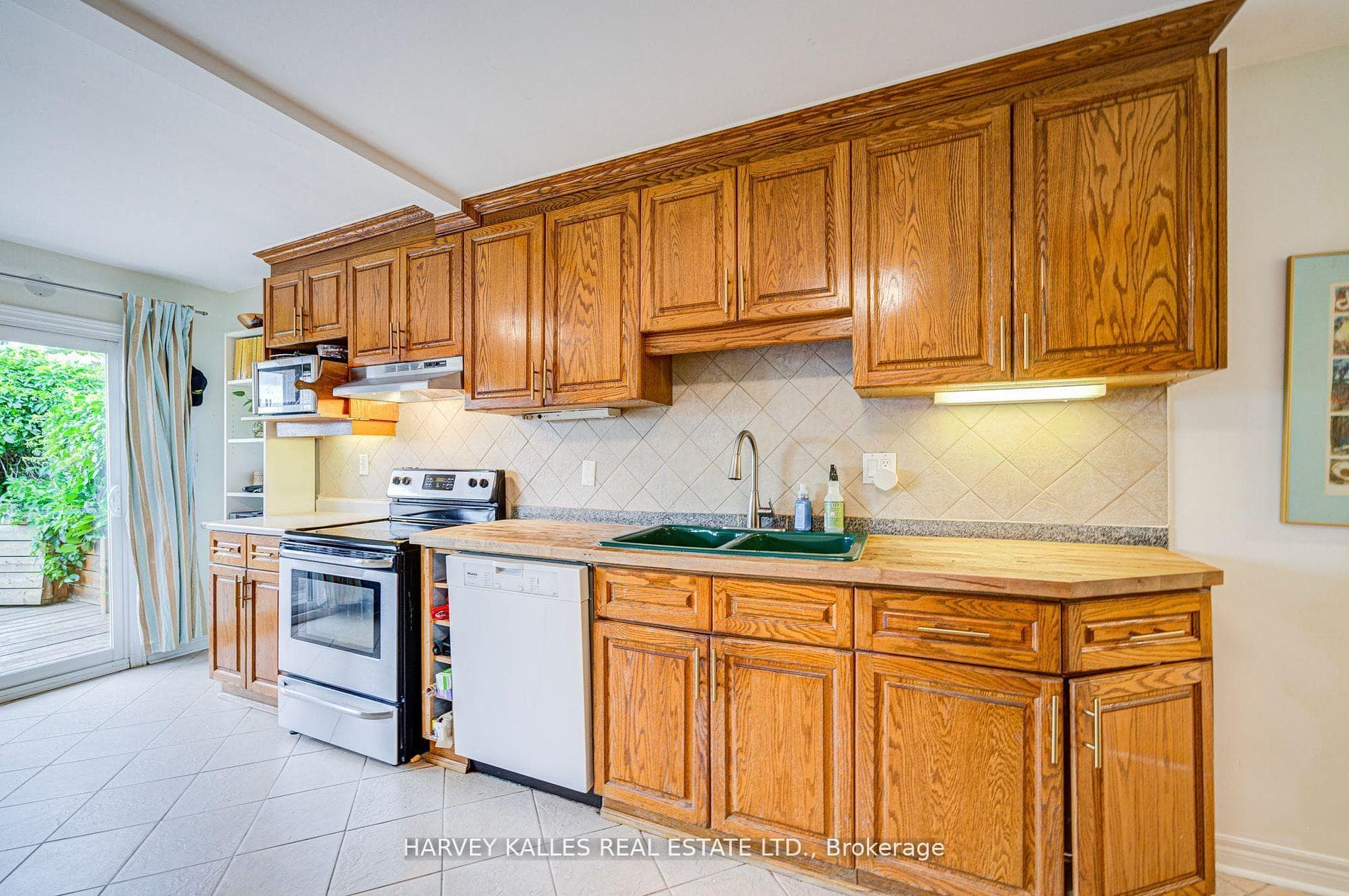 408 Silverthorn Avenue photo 26