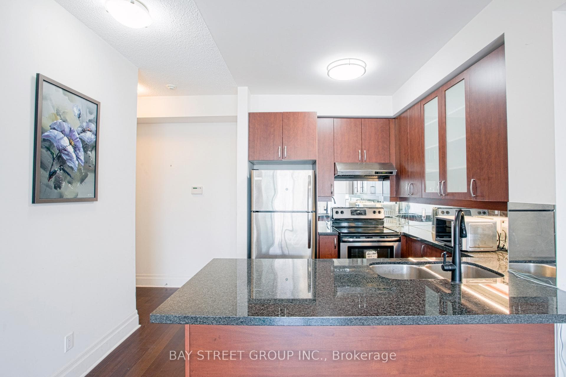 111 Upper Duke Crescent Unit 901 photo 14