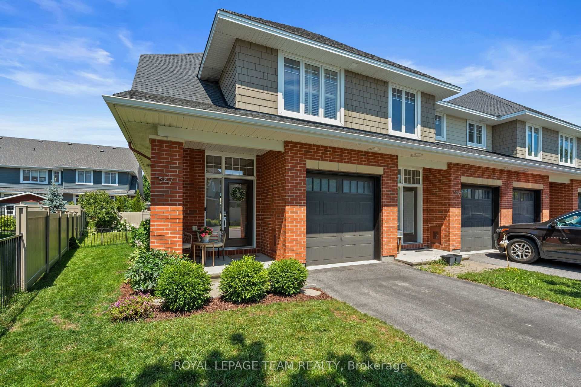 547 Kilspindie Ridge photo 2