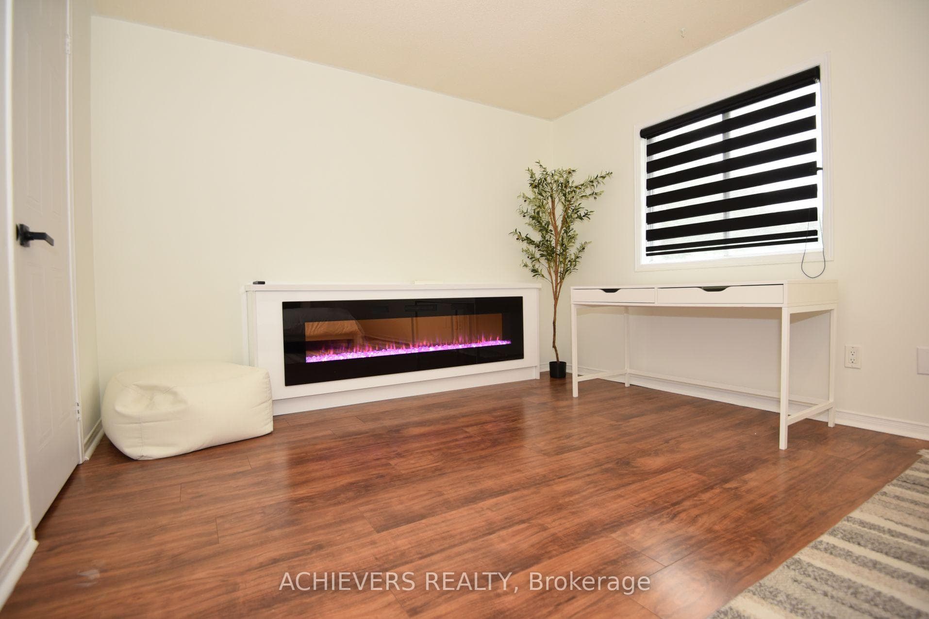 19 Mccullock Crescent photo 31