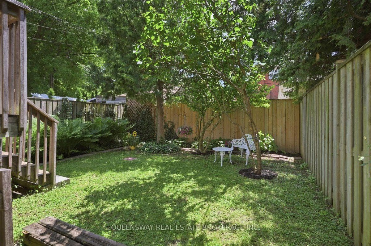 83 Floyd Avenue photo 41