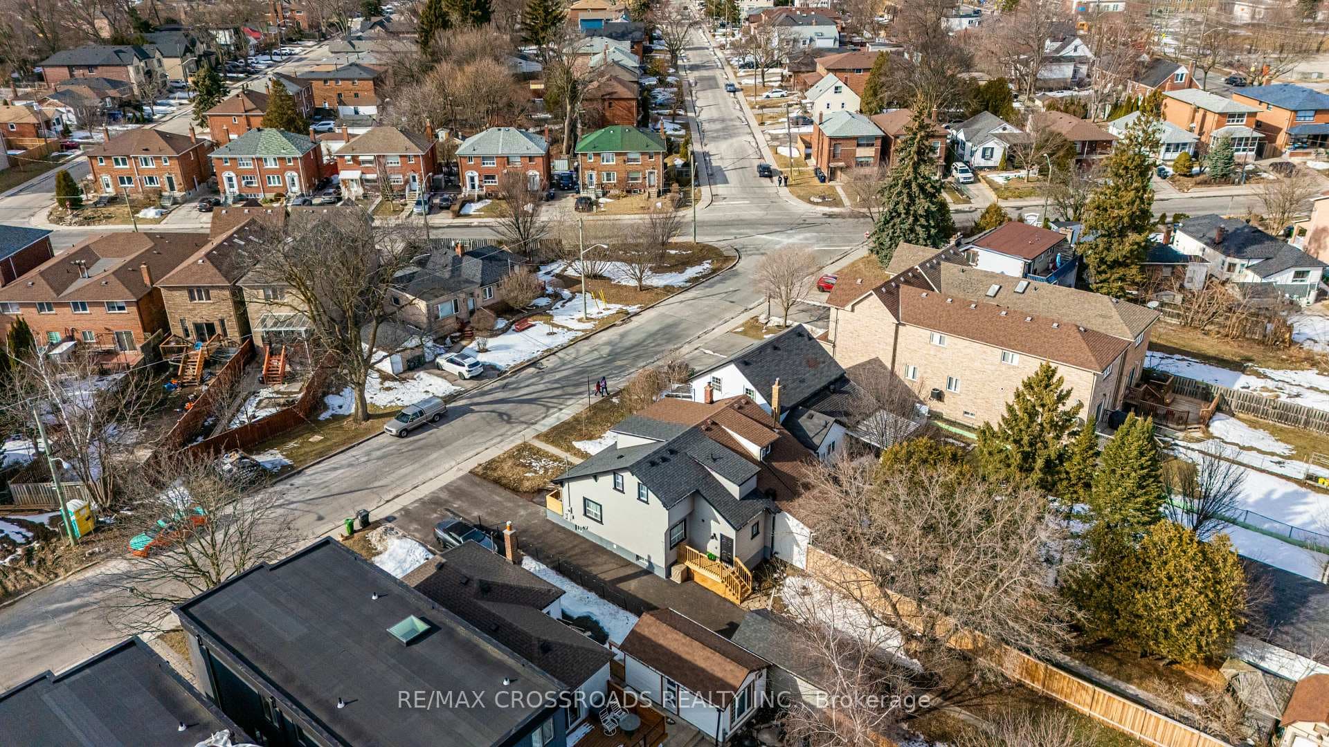 241 McIntosh Street photo 47