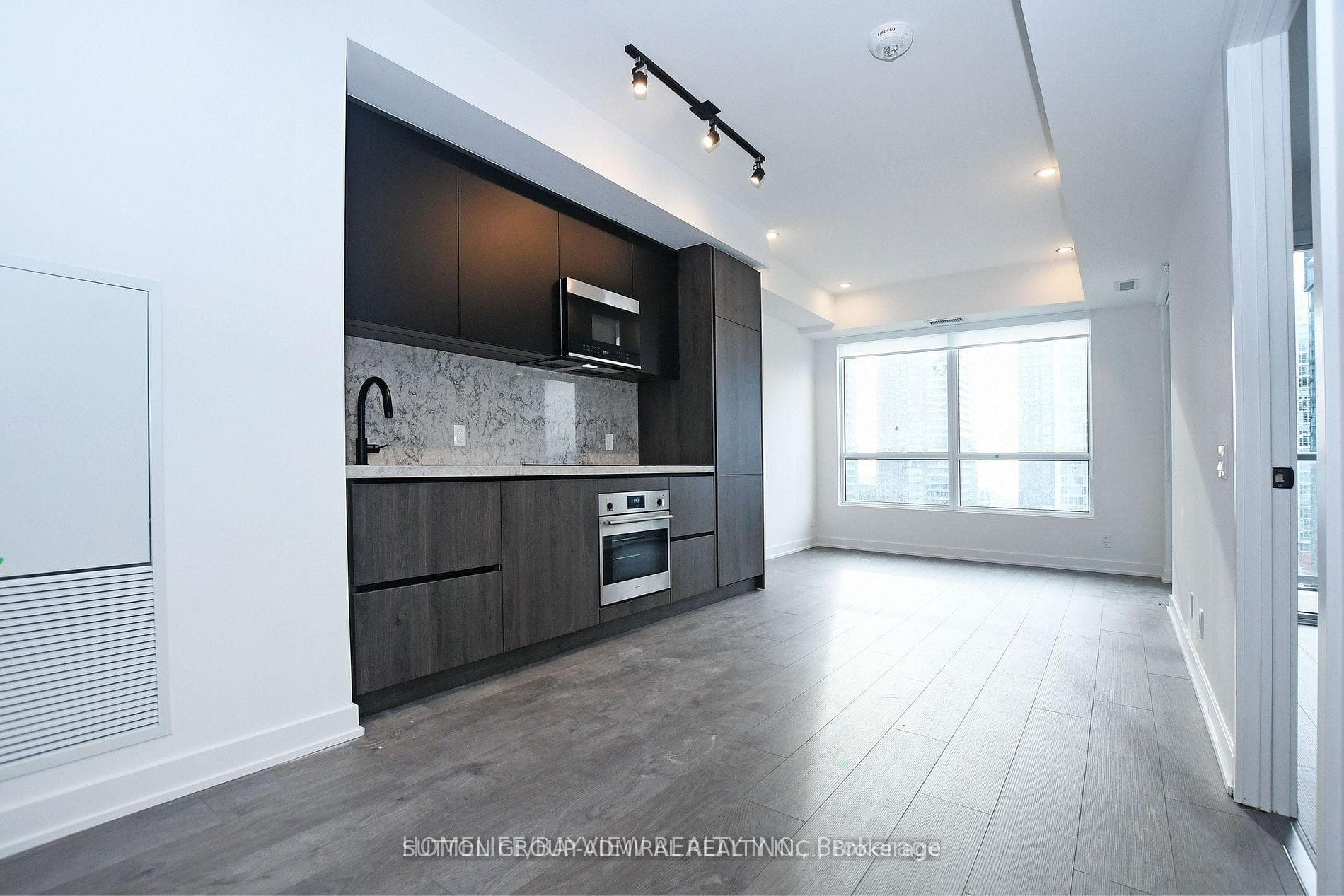108 Peter Street Unit 2508 photo 3