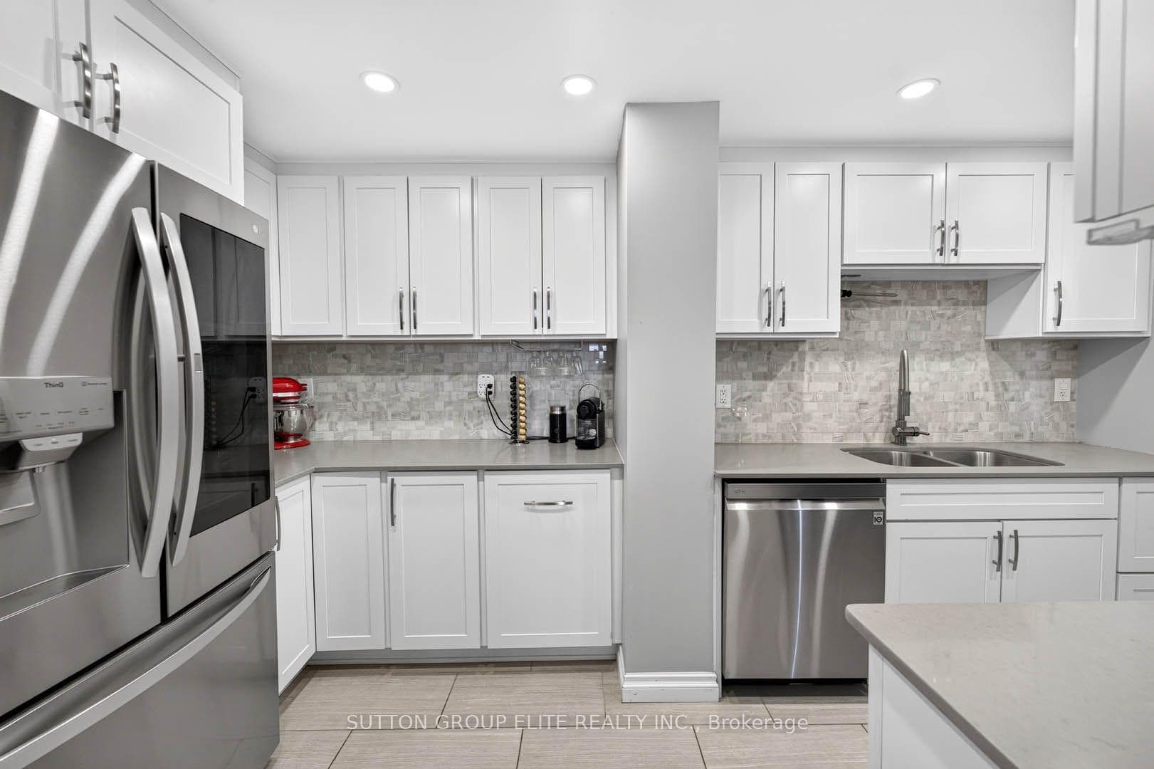 820 Burnhamthorpe Road Unit 2010 photo 14