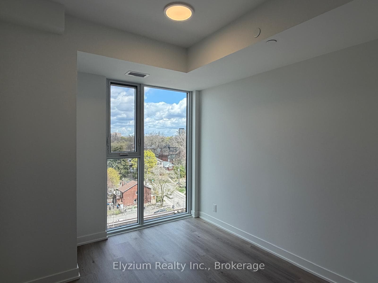 1660 Bloor Street Unit 715 photo 12