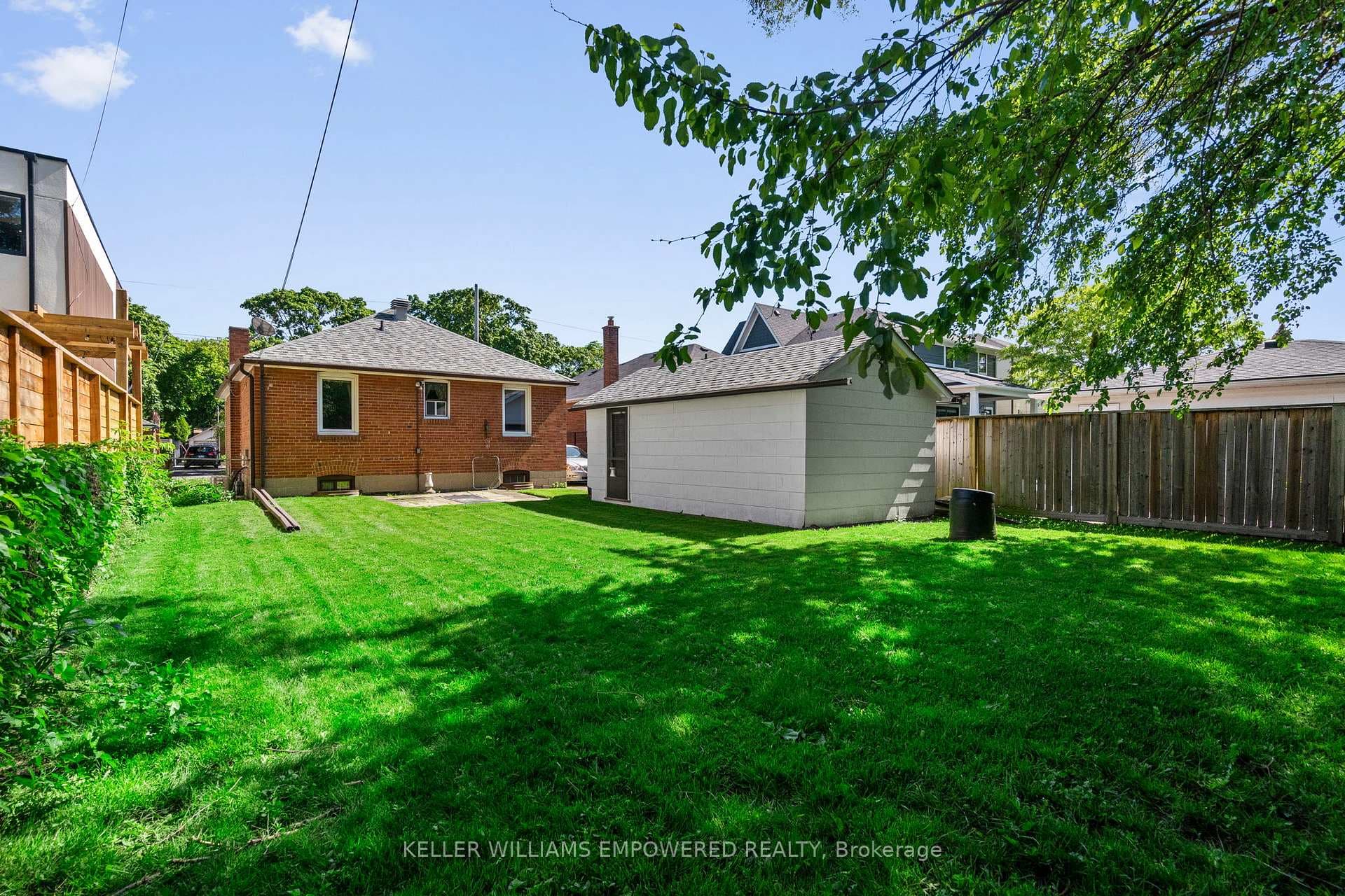 88 Edgecroft Road photo 31