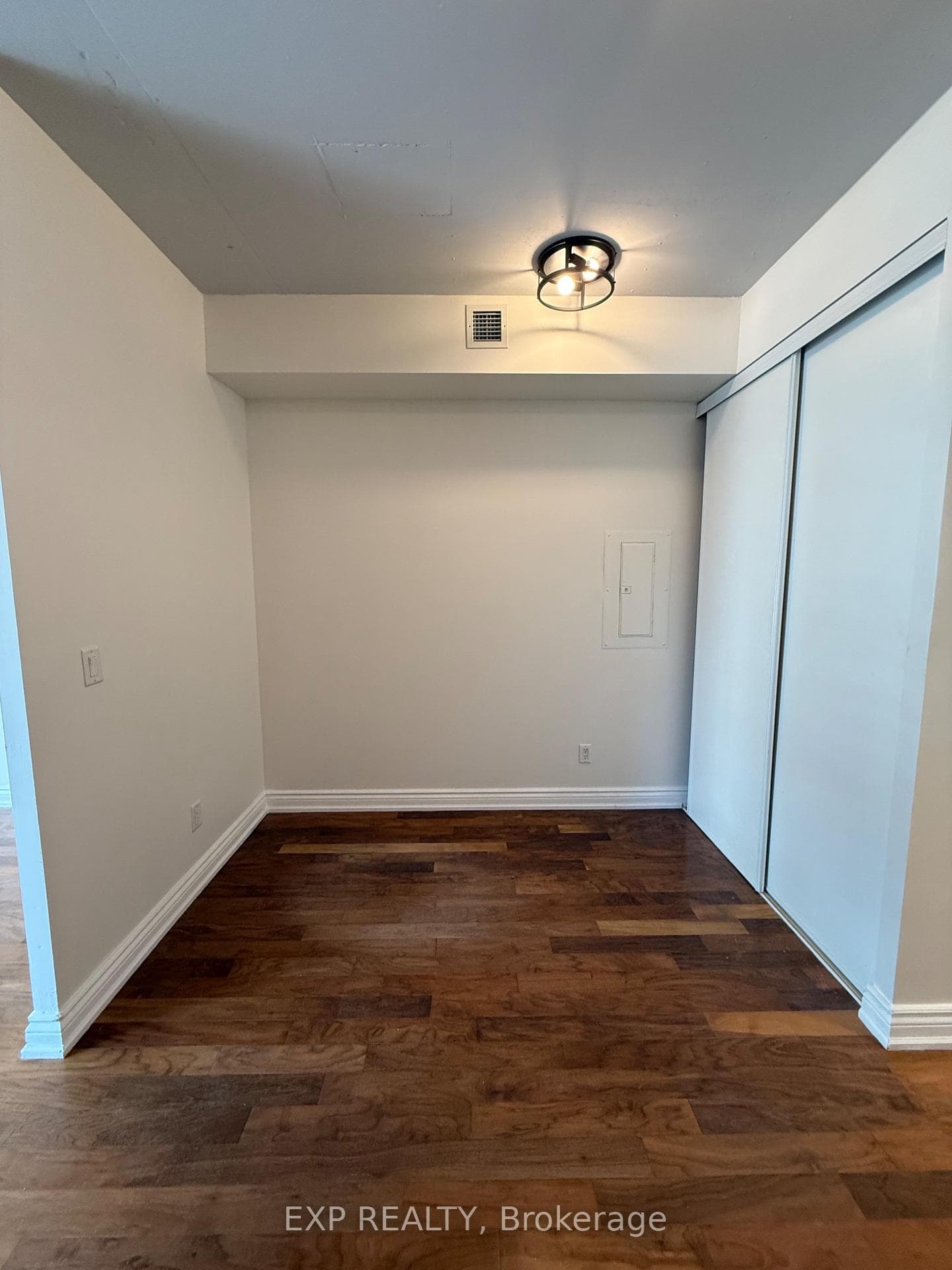220 Victoria Street Unit 602 photo 8