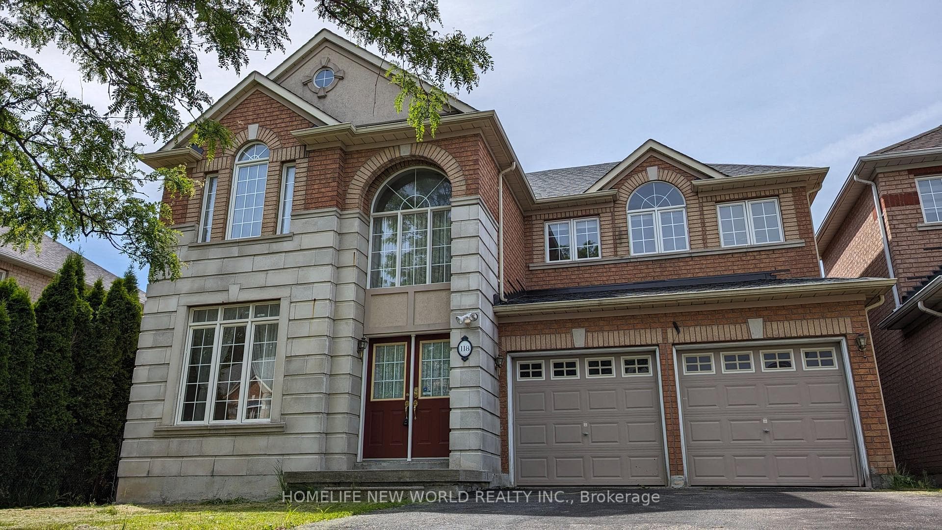 118 Gemini Crescent photo 1