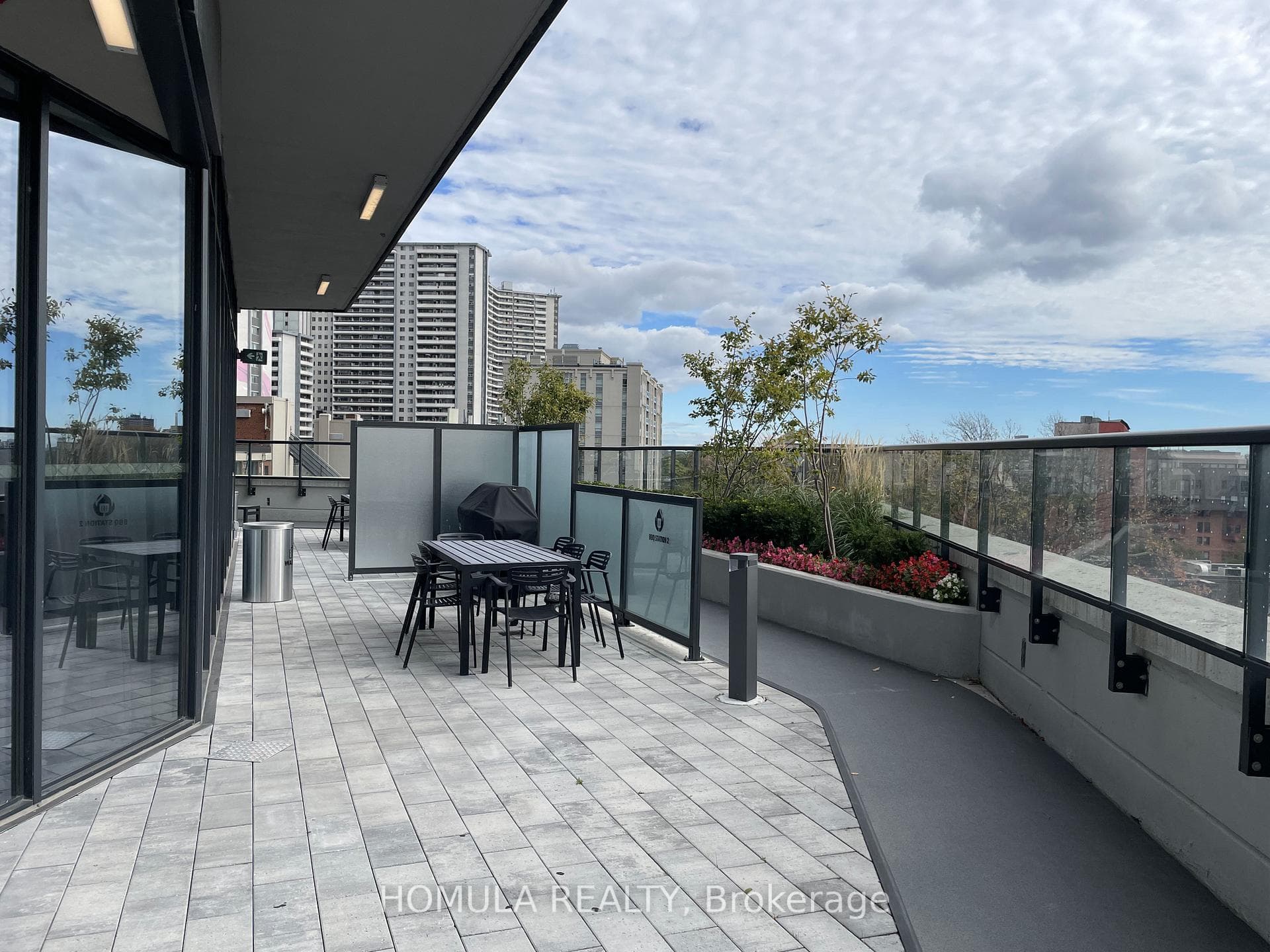 159 Wellesley Street Unit 303 photo 21