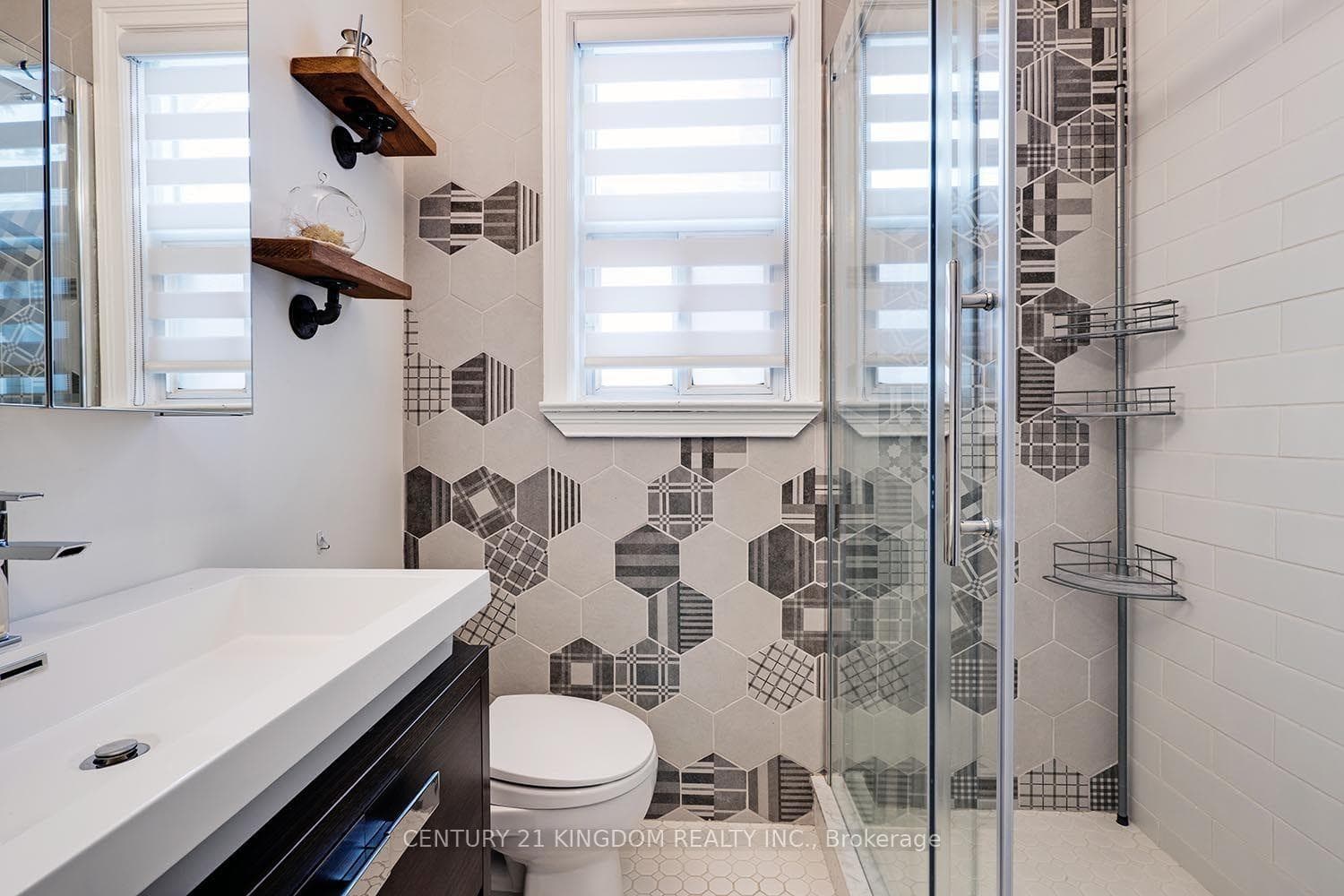 11A Lonborough Avenue Unit Upper photo 8