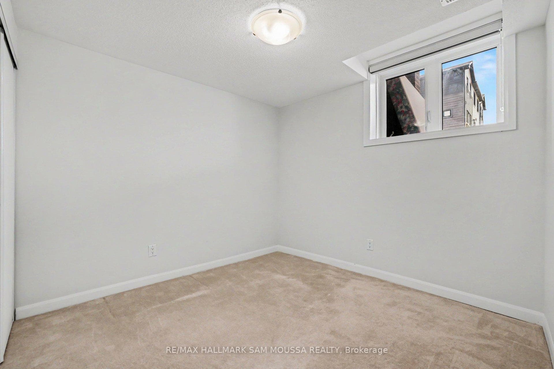 215 Eldorado Private Unit A photo 33