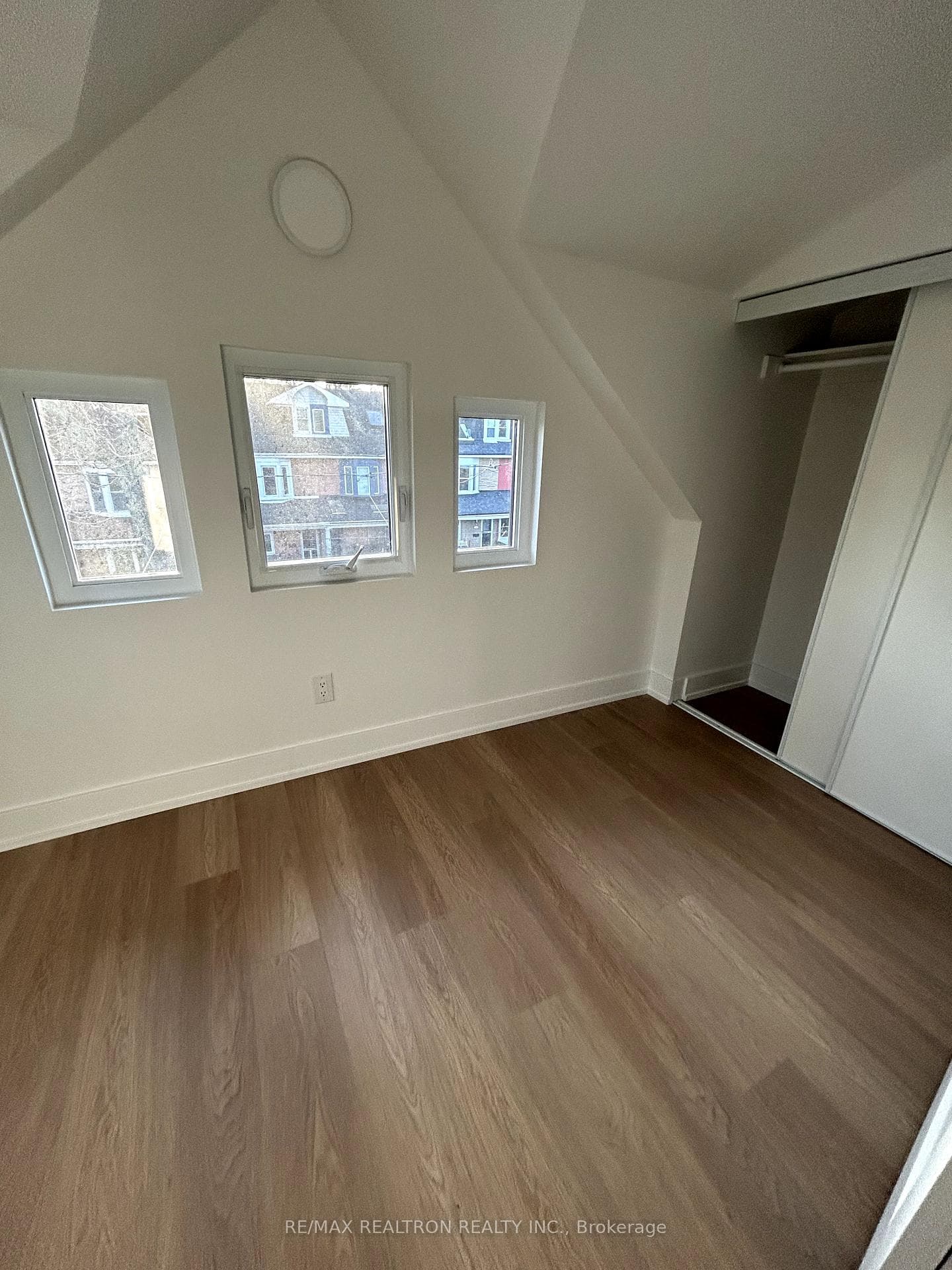 137 Curzon Street Unit 3 photo 10