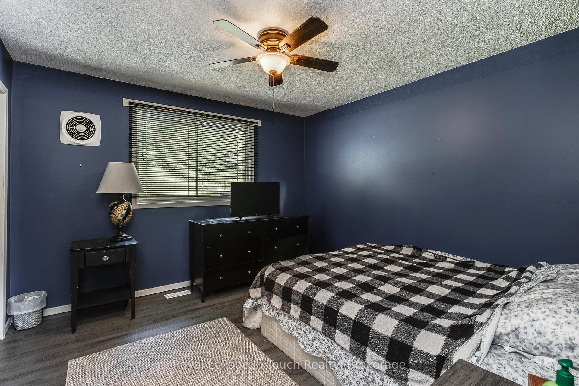 817 Birchwood Drive photo 9