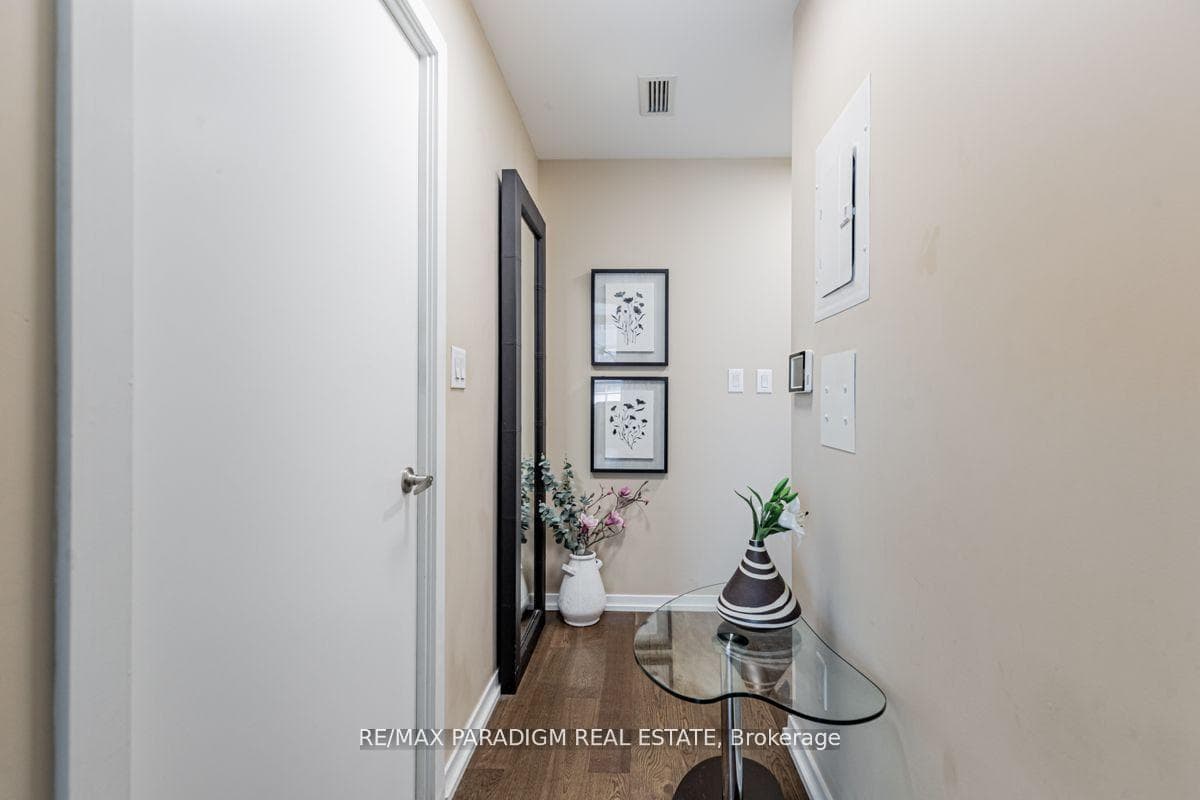 55 Bremner Boulevard Unit 1111 photo 3