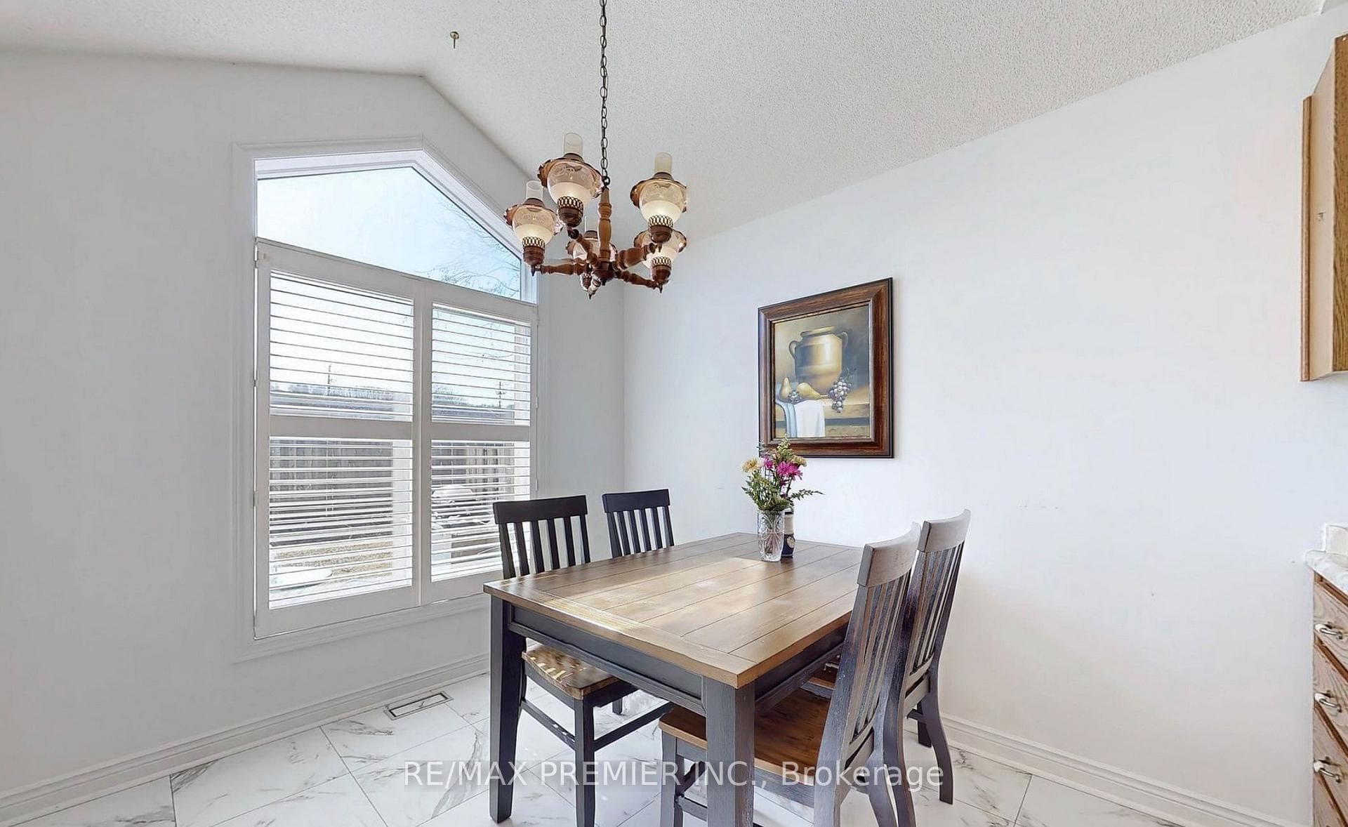 9 Wentworth Drive Unit 13 photo 14