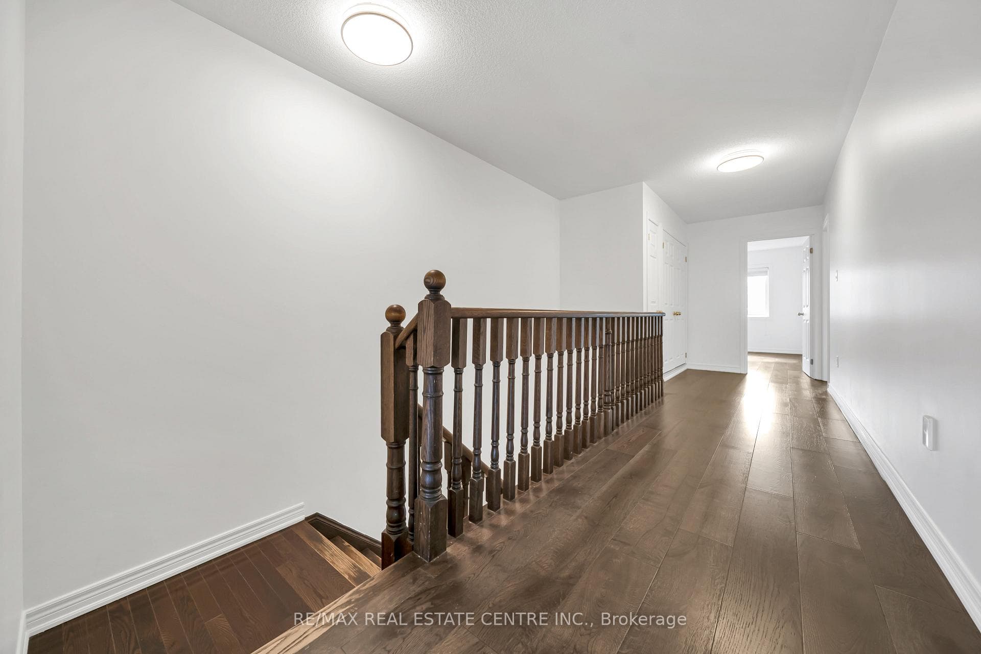 8 Munch Place photo 28