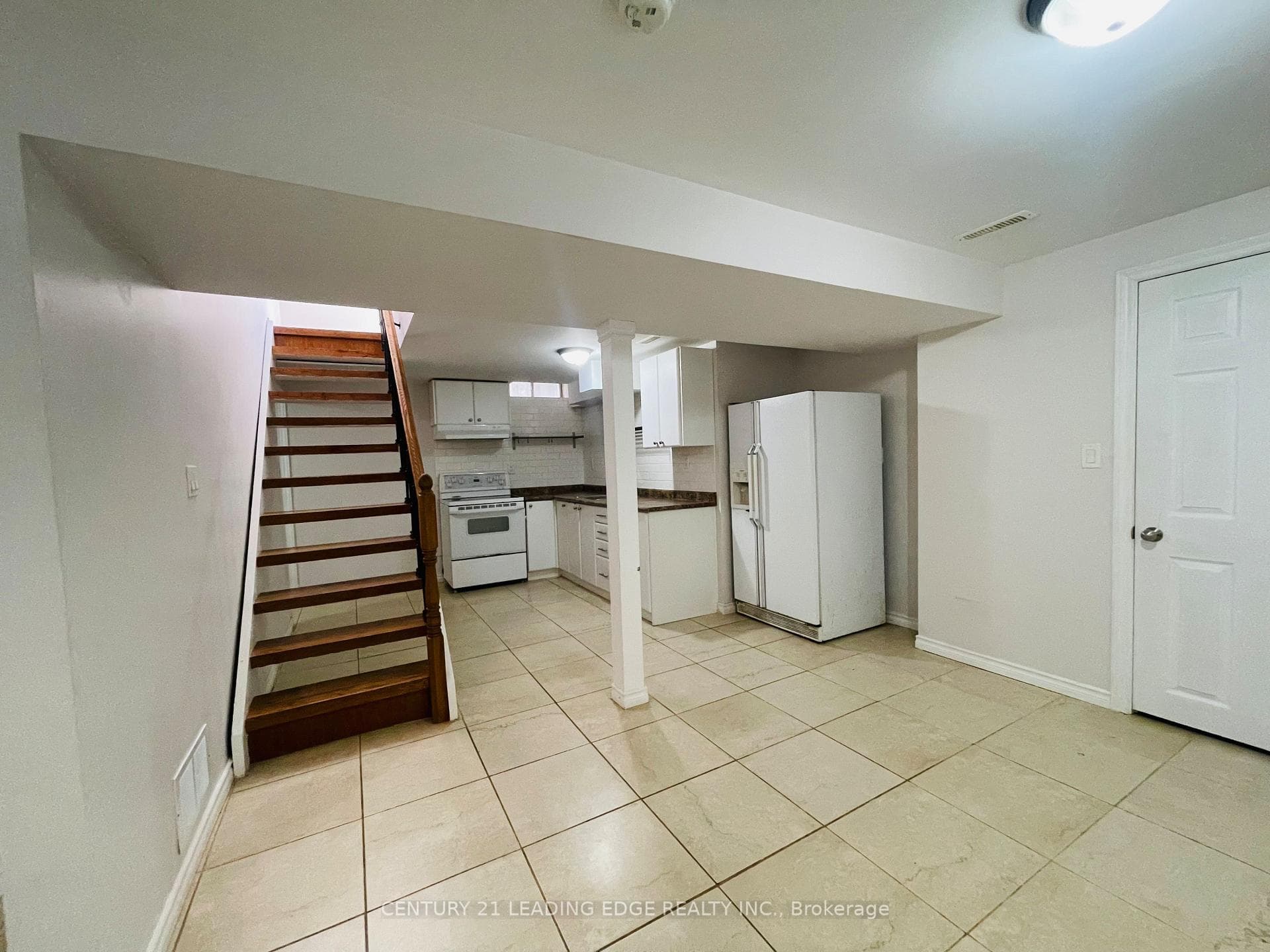 26 Angus Drive Unit Bsmt photo 10