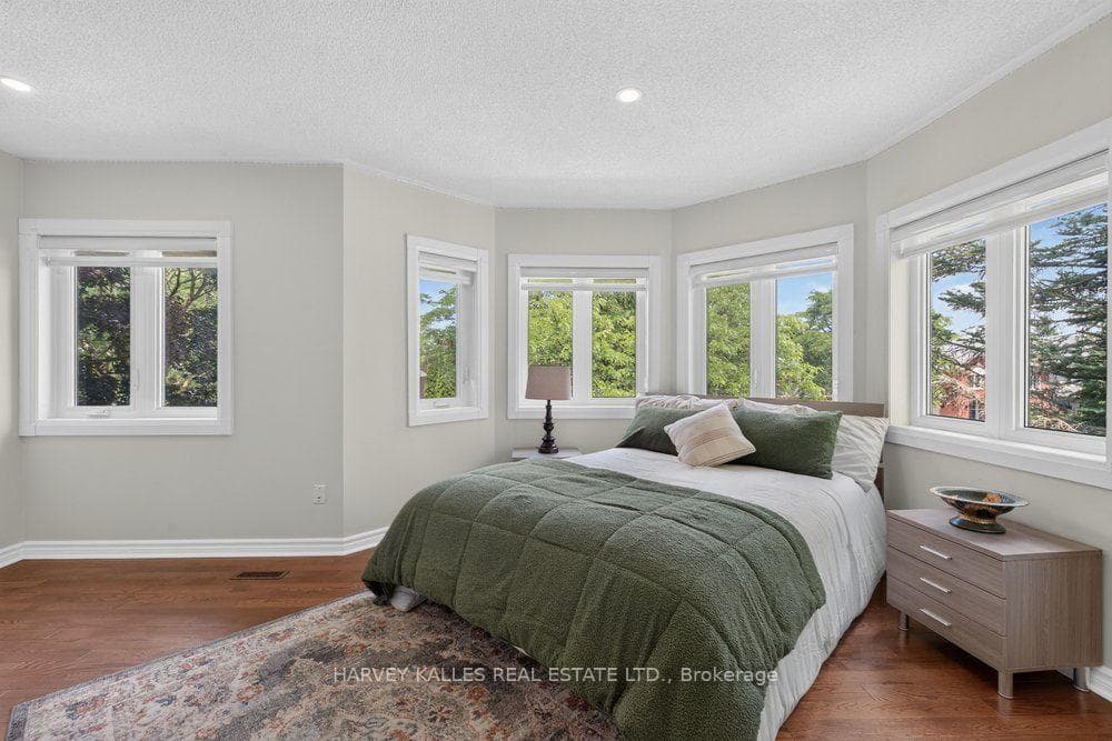 898 Stonehaven Avenue photo 23