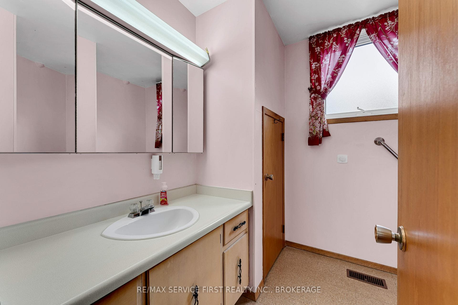 114 Braemar Road photo 25