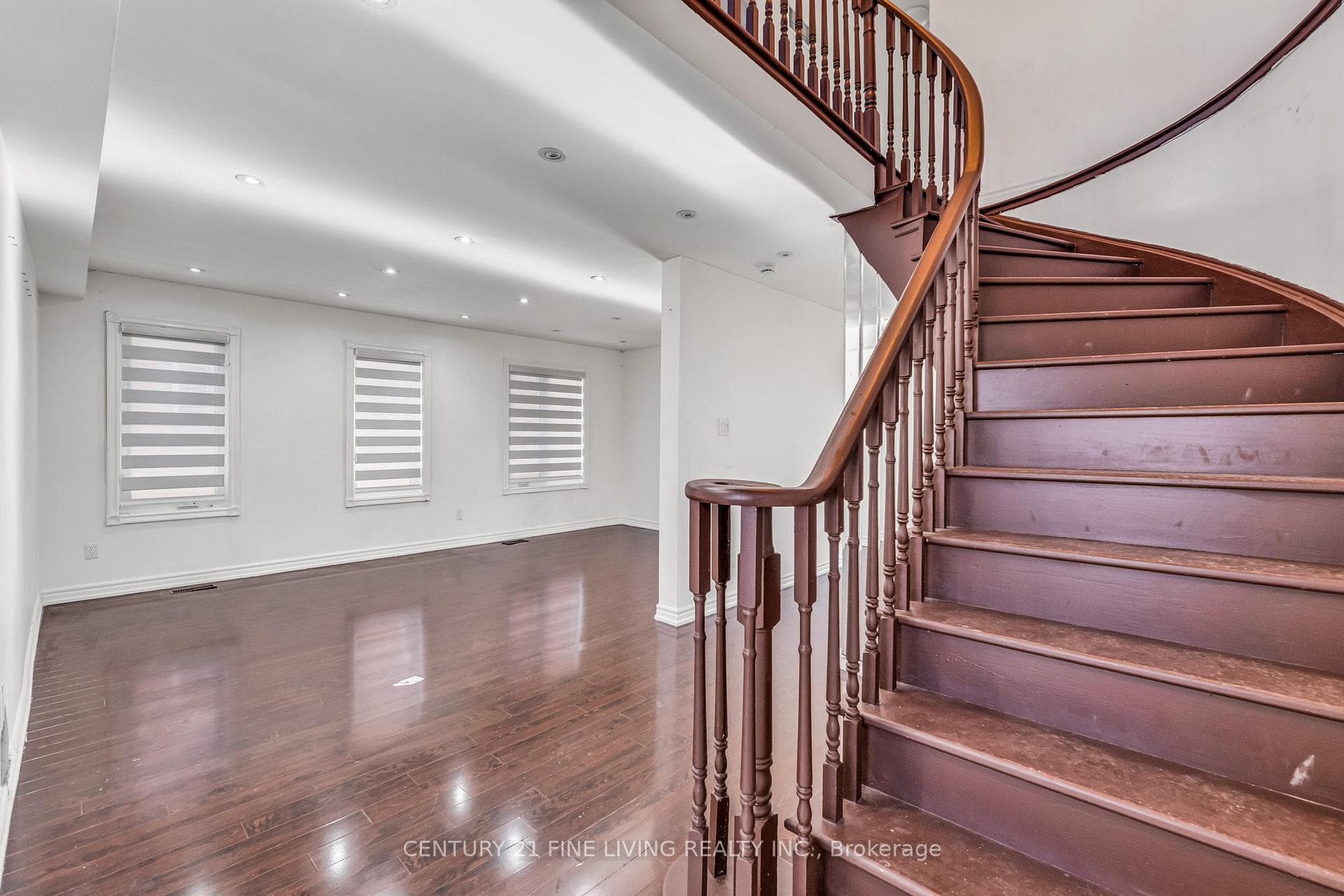 71 Ravenscliffe Court photo 6