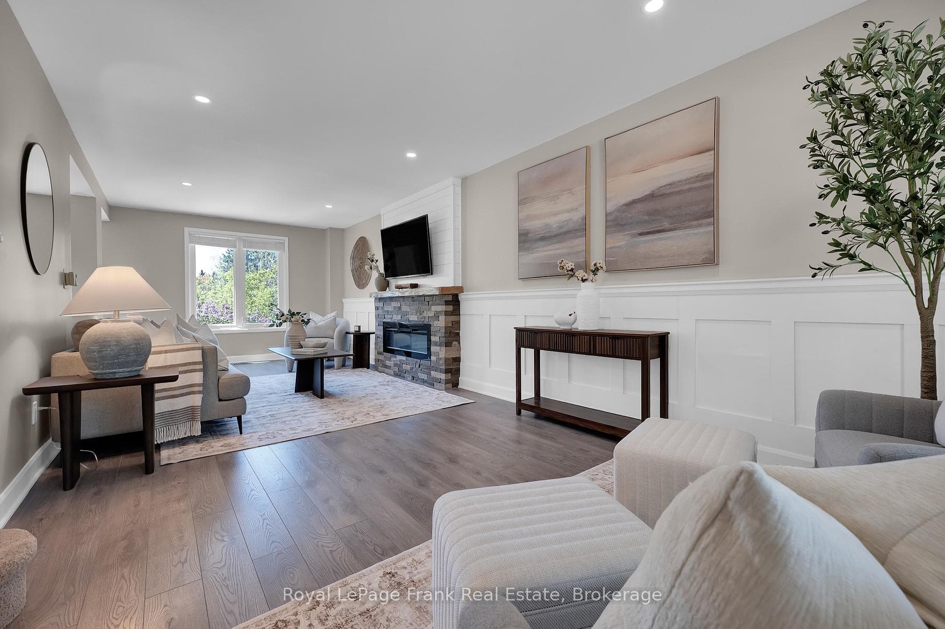 53 Pinedale Crescent photo 7