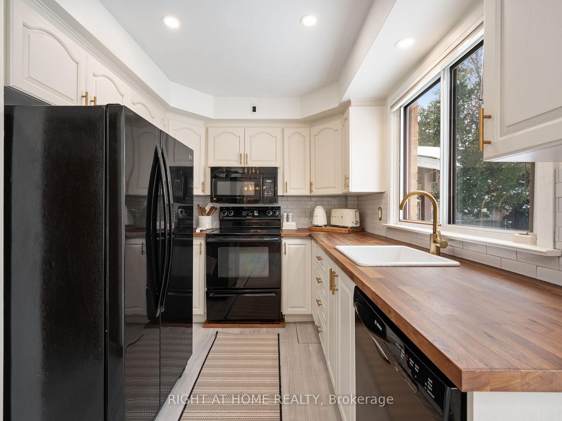 1565 Carletta Drive photo 19
