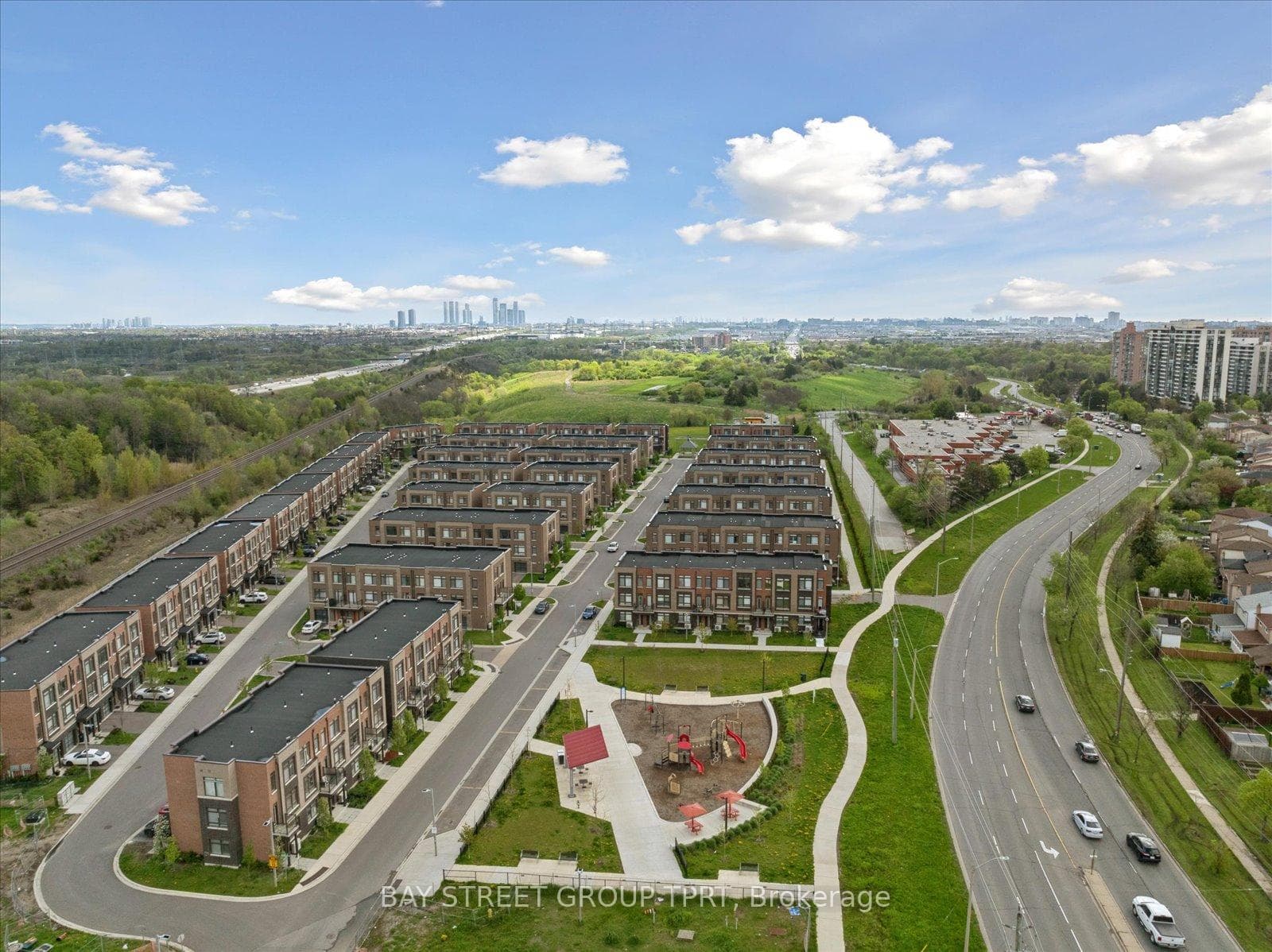1 Lachine Street photo 39