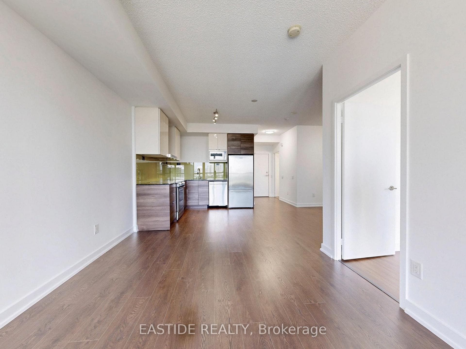121 Mcmahon Drive Unit 2516 photo 11